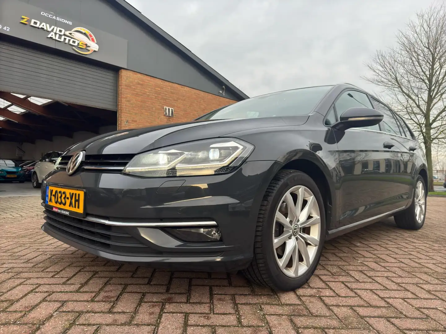 Volkswagen Golf Variant 1.5 TSI Highline automaat Grijs - 2