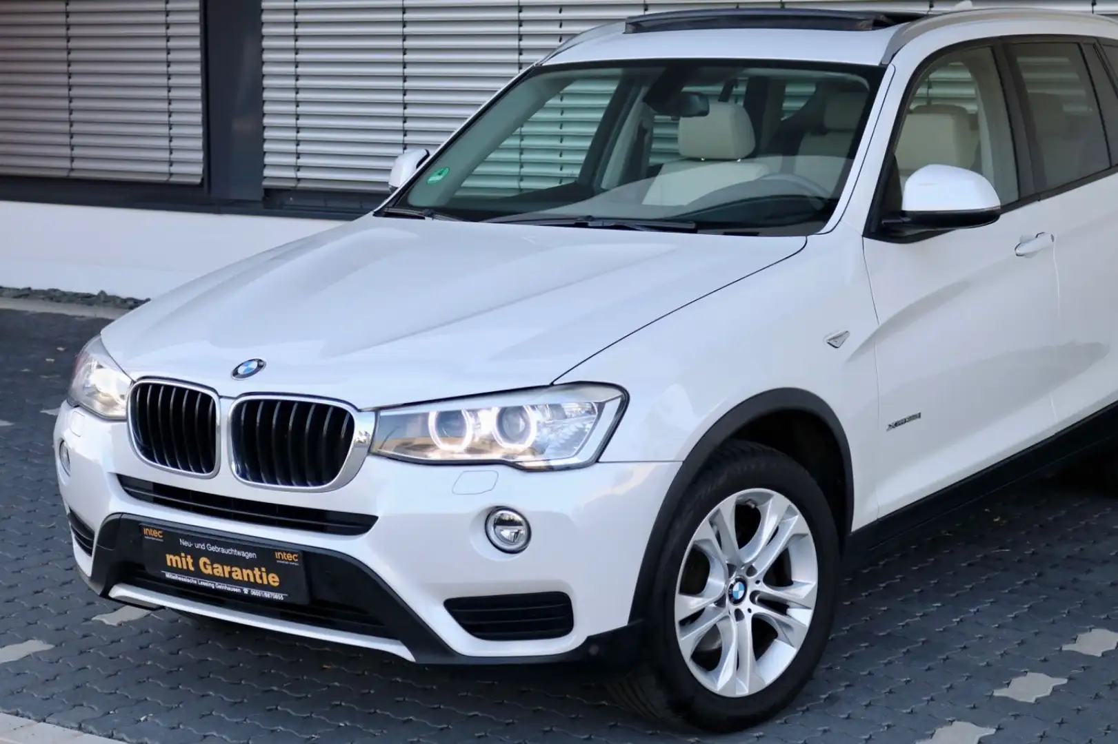 BMW X3 Baureihe X3 xDrive 35 i/M SPORTPAKET/PANO/KAM Biały - 2