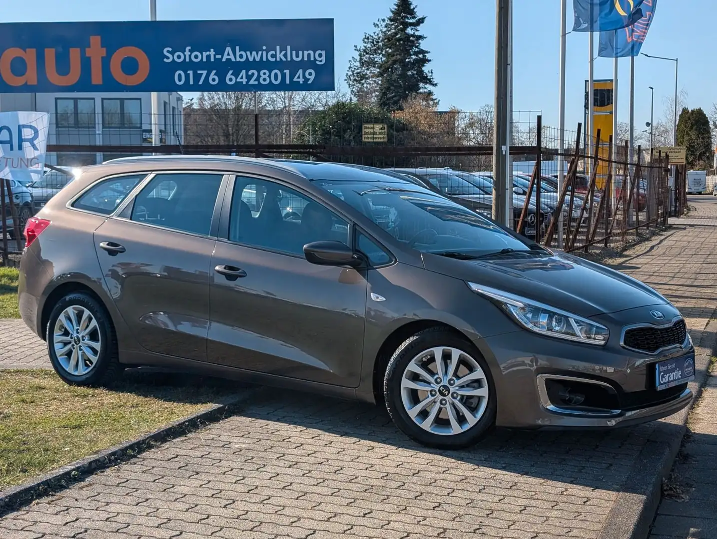 Kia Ceed SW / cee'd SW Ceed Sportswagon Edition 7*KAMERA*AHK*PDC*NAVI ! Braun - 2
