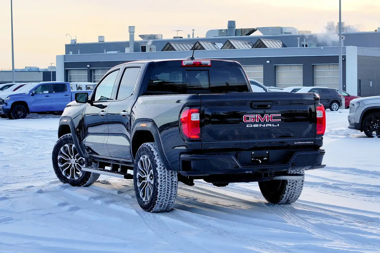 GMC Canyon снимка GMC Canyon