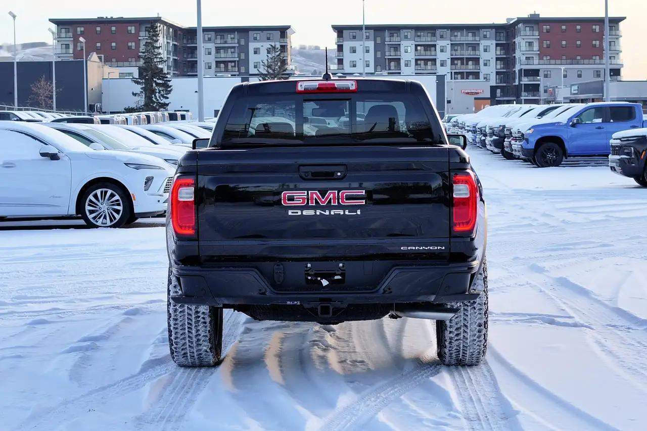 GMC Canyon снимка GMC Canyon