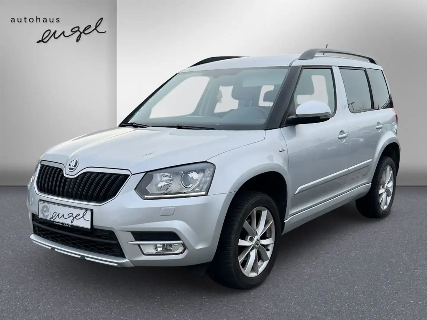 Skoda Yeti 1.4 TSI Ambition,XENON,AHK,NAVI,SHZ,KLIMA,PDC Plateado - 1