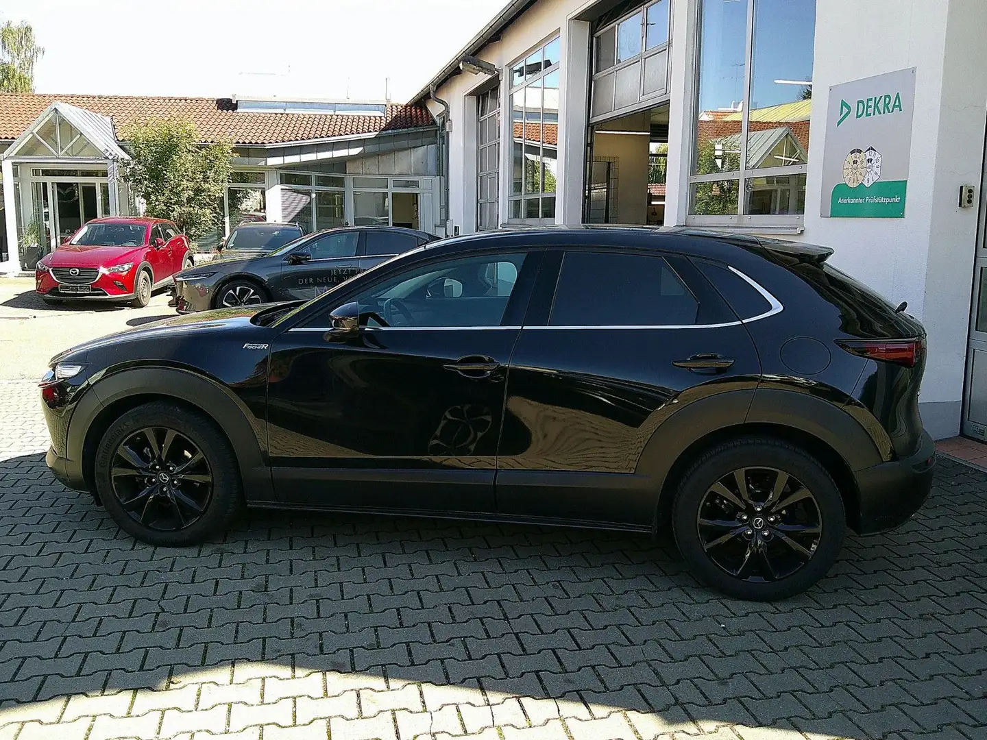 Mazda CX-30 SKYACTIV 150 Homura NAVI/HUD/KAMERA Schwarz - 2