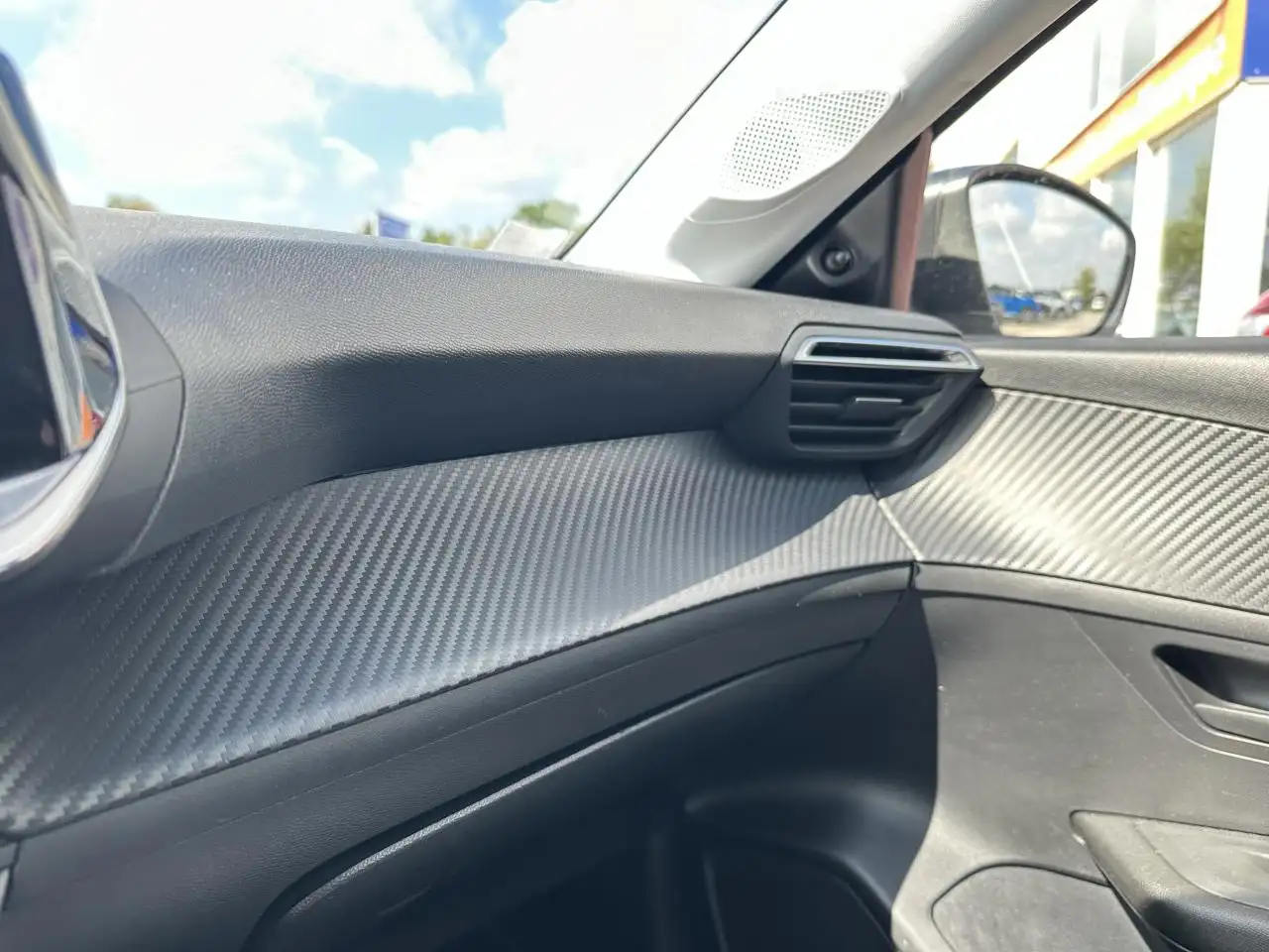 Peugeot 208 208 — photo 20