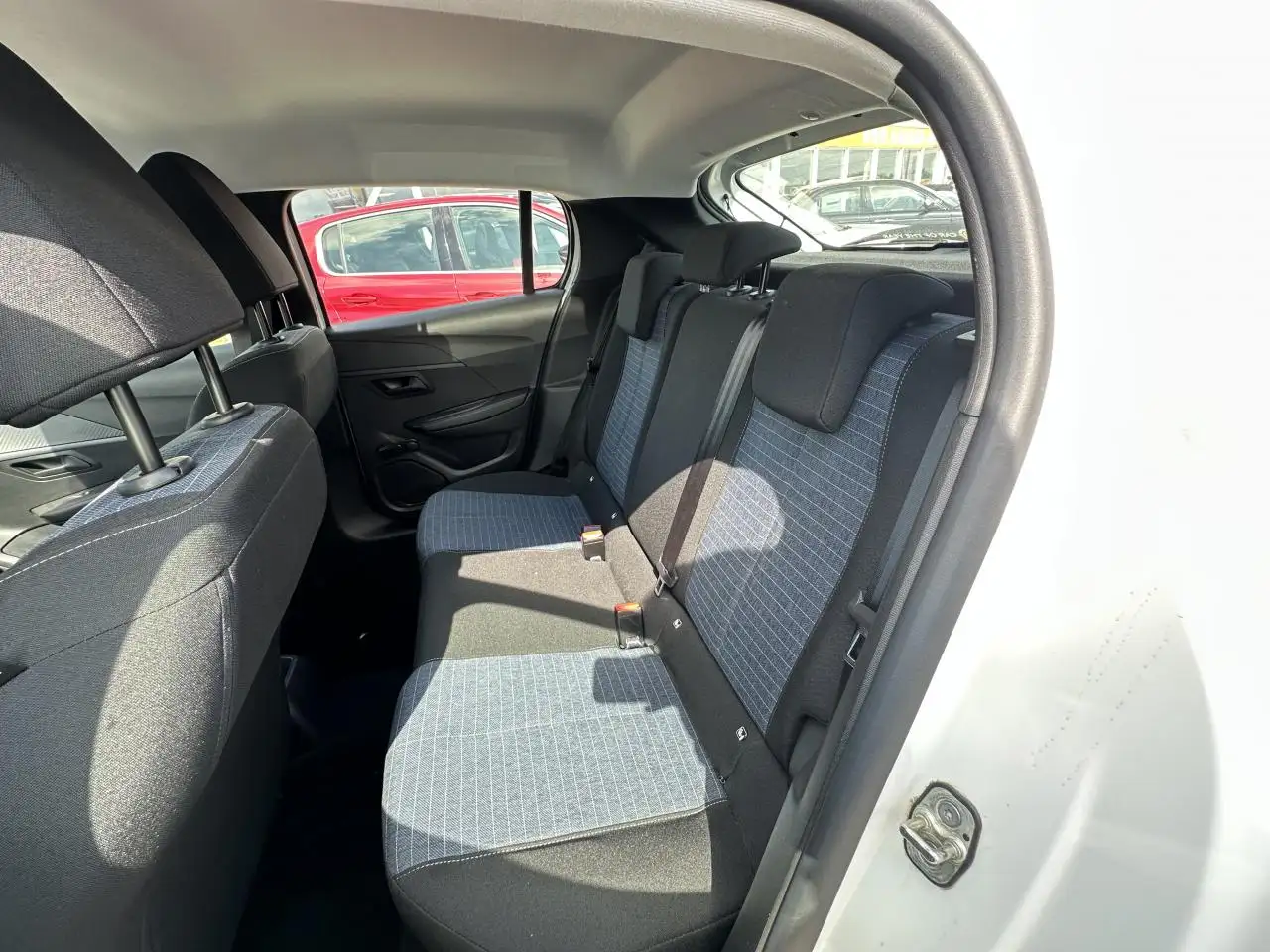 Peugeot 208 208 — photo 5