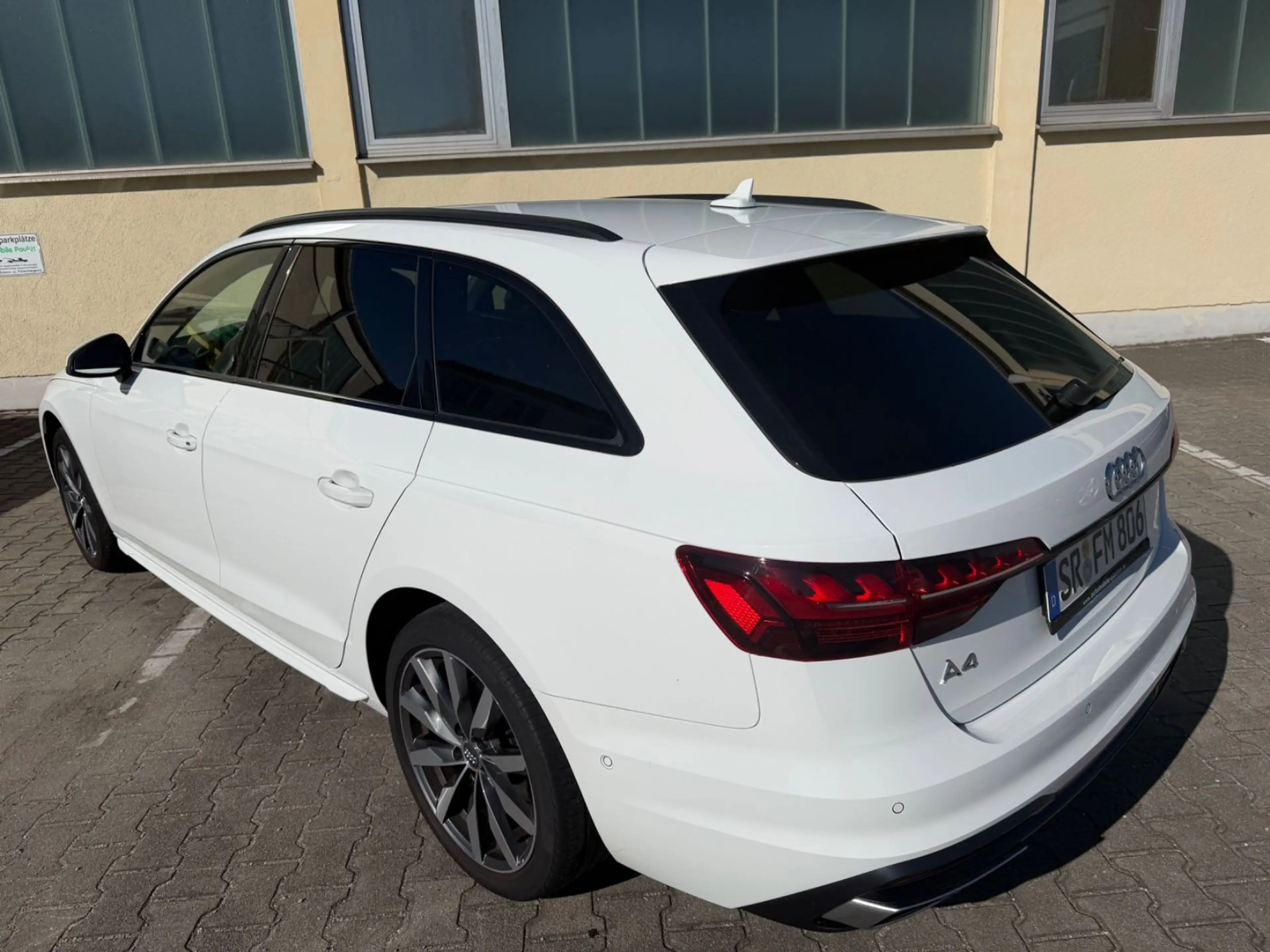Audi A4 Avant 35 TDI advanced°Aut.°AHK°LED°NAVI° — photo 12