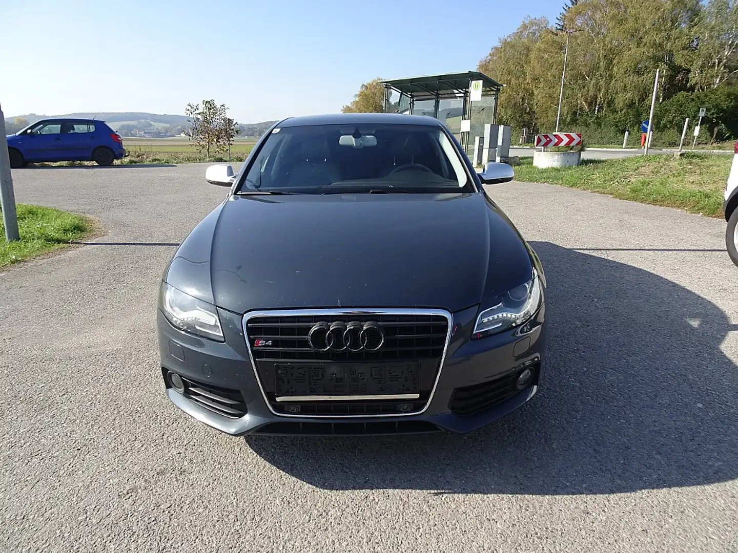 Audi A4 1,8 TFSI Comfort Edition Grau - 1