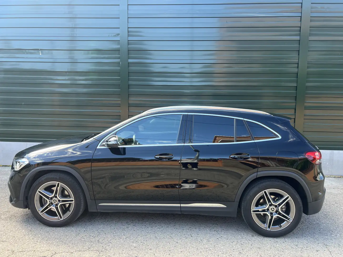 Mercedes-Benz GLA 180 AMG LINE - 1
