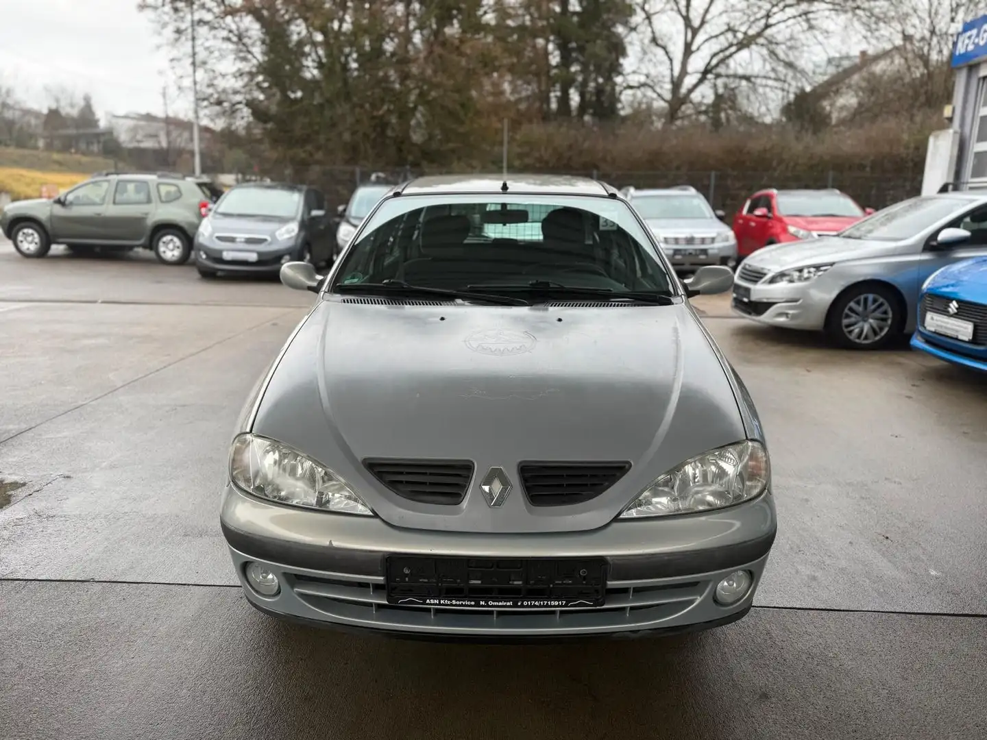 Renault Megane Grandtour*TÜV 04/2027* Silber - 2