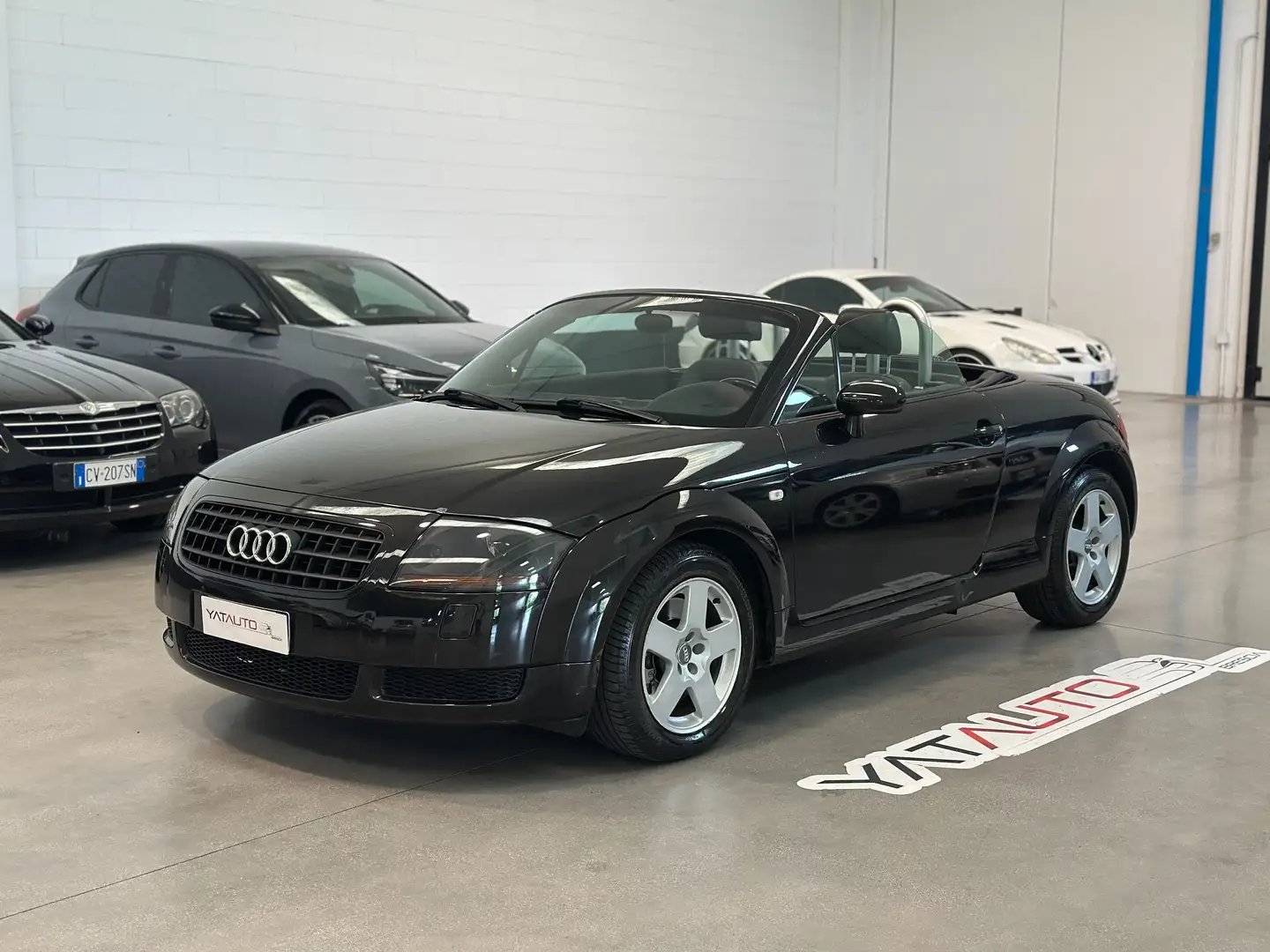 Audi TT TT Roadster 1.8t GPL Fino 2029 Zwart - 1