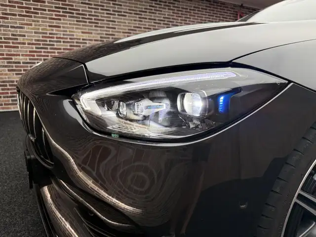 Mercedes-Benz C-Class view 8