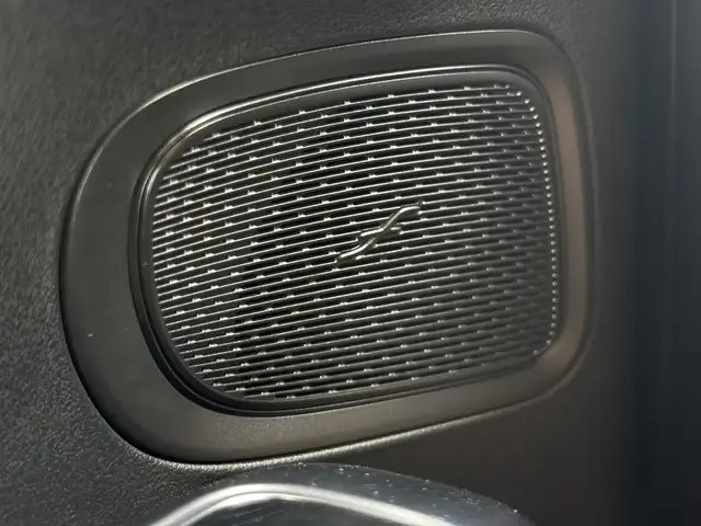 Mercedes-Benz C-Class view 25
