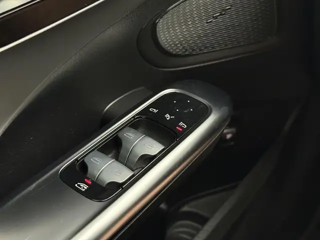 Mercedes-Benz C-Class view 20