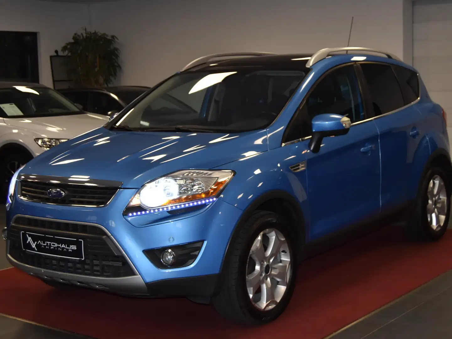 Ford Kuga Titanium 4X4~PANO~AHK~NAVI~TÜV 04/2027~2HAND Blau - 2