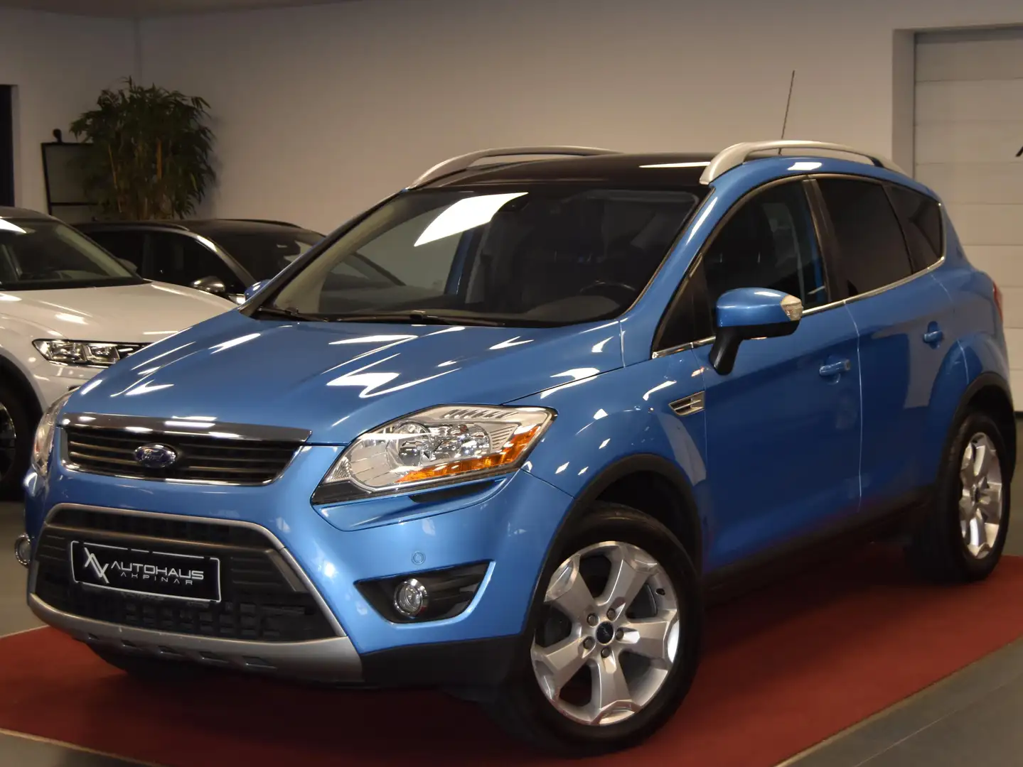 Ford Kuga Titanium 4X4~PANO~AHK~NAVI~TÜV 04/2027~2HAND Blau - 1