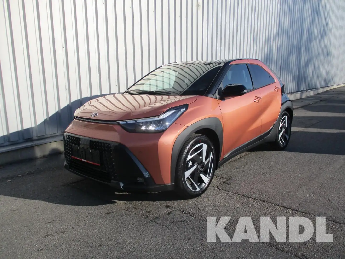 Toyota Aygo X 1.5 Hybrid Laderaum Paket Rot - 1