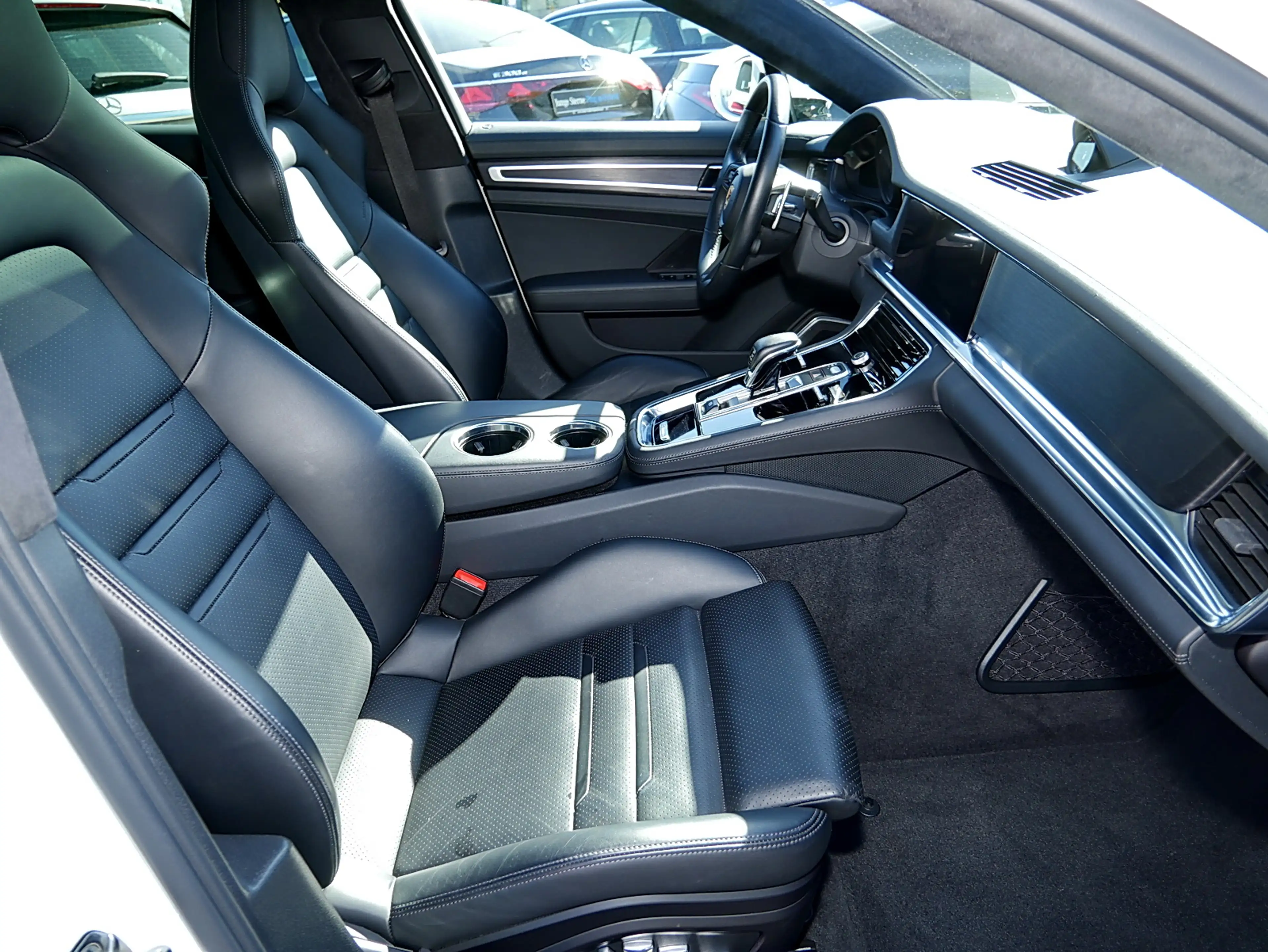 Porsche Panamera GTS Sport Turismo+PANO+HUD+STANDHEIZUNG — photo 7