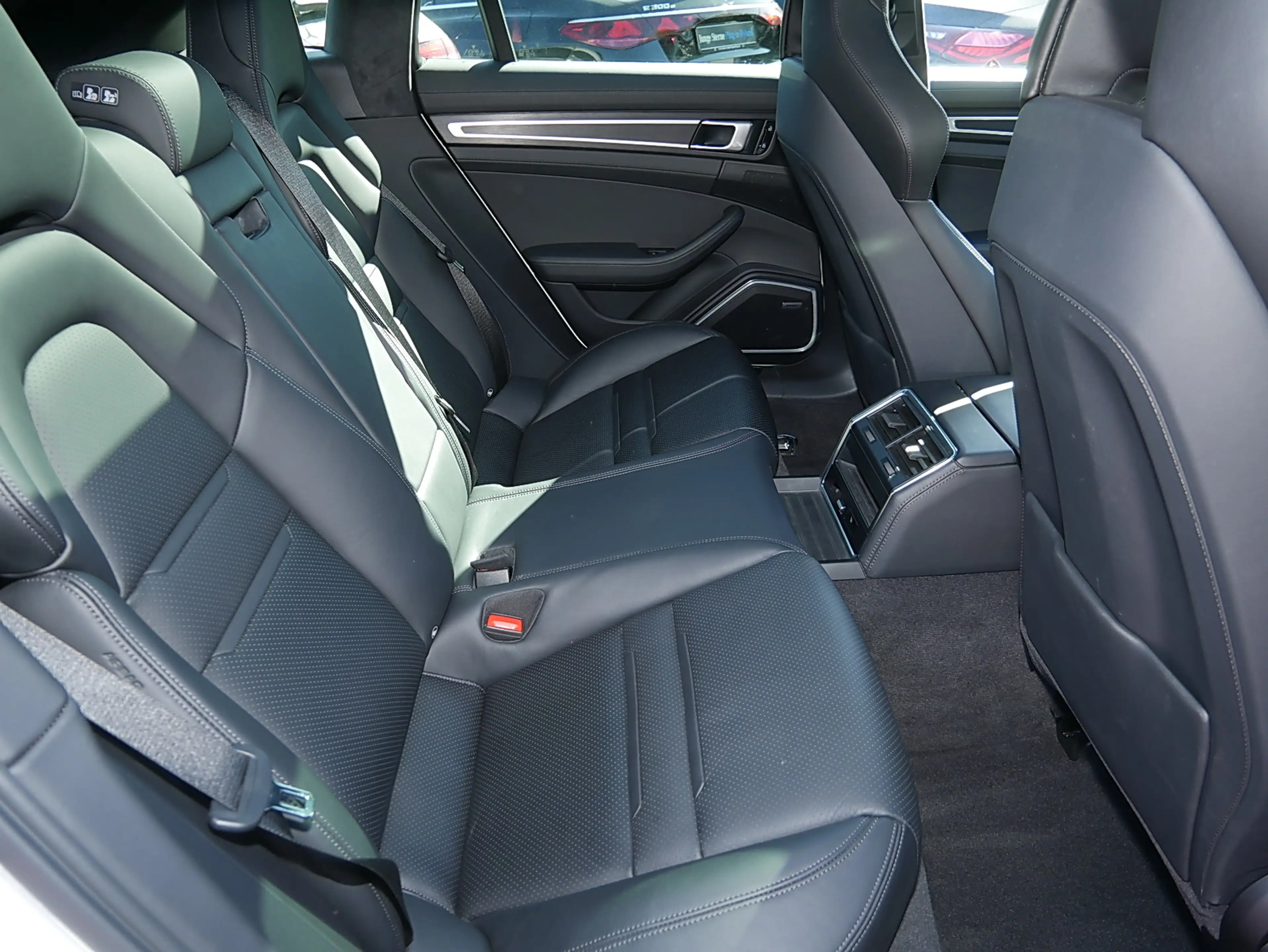 Porsche Panamera GTS Sport Turismo+PANO+HUD+STANDHEIZUNG — photo 8