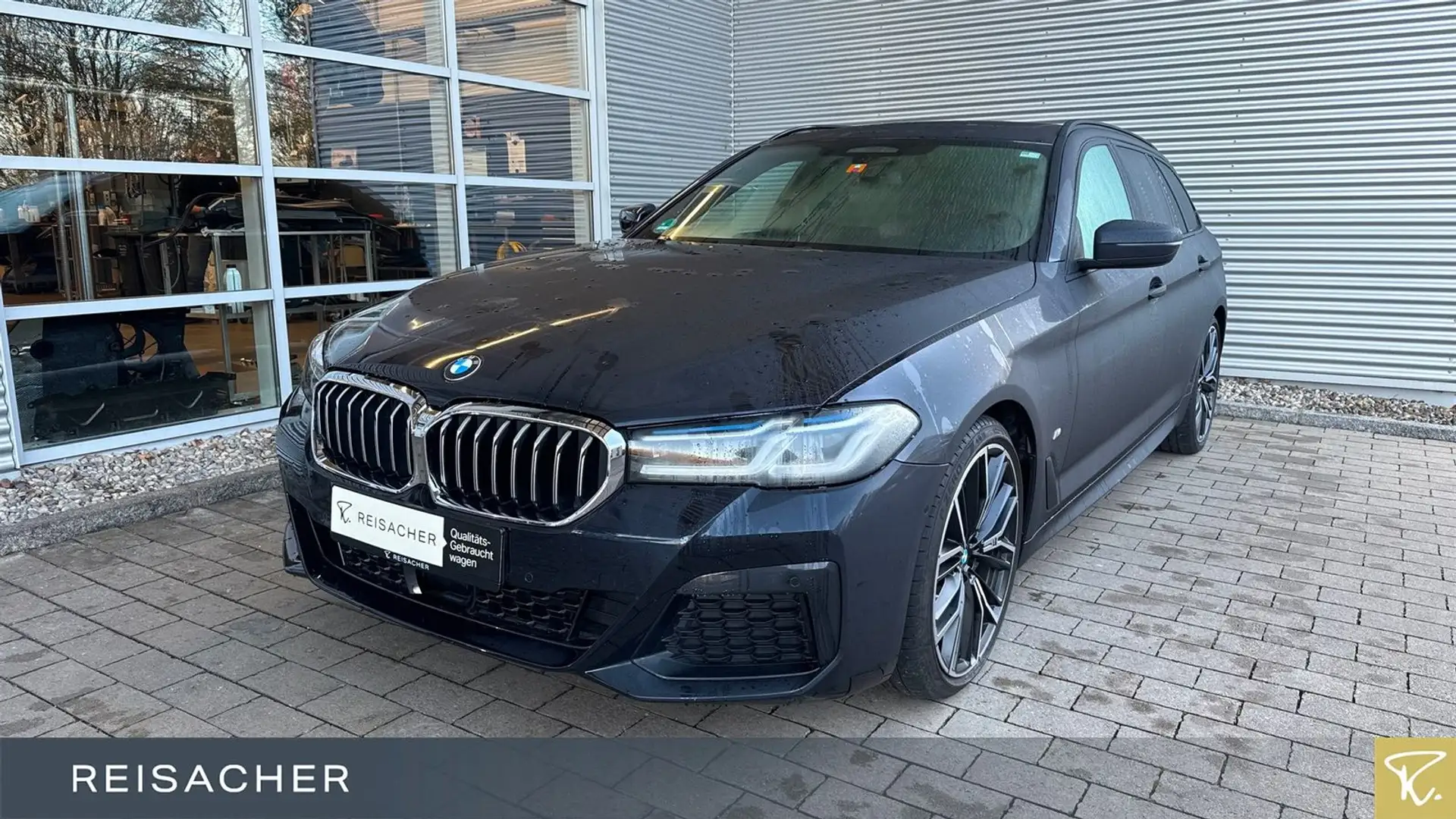 BMW 540 d xDrive M-Sport Navi HUD ACC RüKa 20" Pano Schwarz - 1