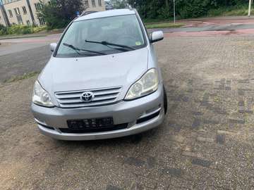 Avensis Verso 2.0i Linea Luna 7p.