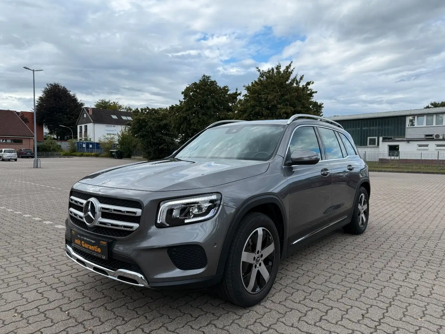 Mercedes-Benz GLB 220 d Anhängerk. Navi voll Service R.Kamera Grau - 1