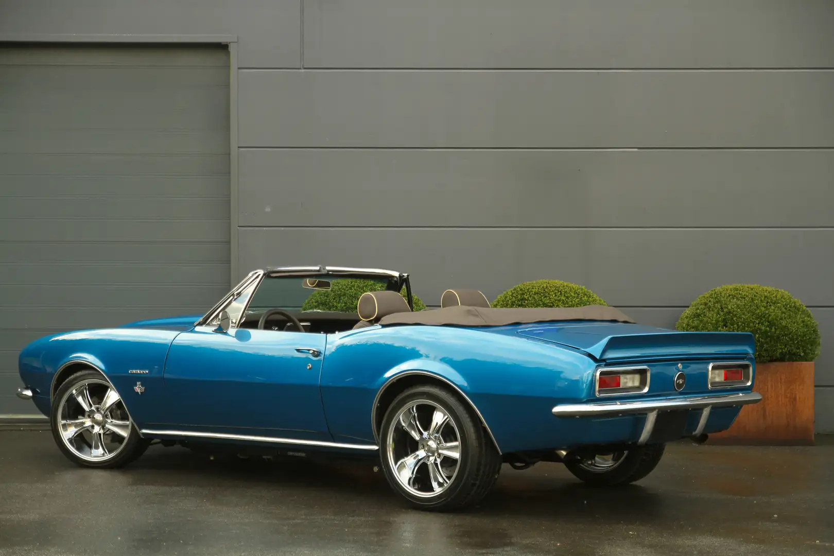 Chevrolet Camaro 1967 - Cabriolet - V8 5.7 500hp - 5 Speed Blauw - 2