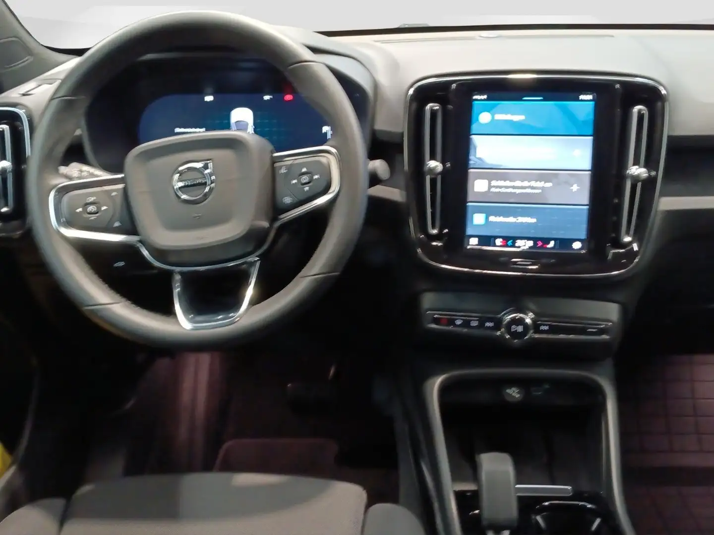 Volvo C40 XC40 Recharge Plus Pure Electric Cam/BLIS/Pano Schwarz - 2