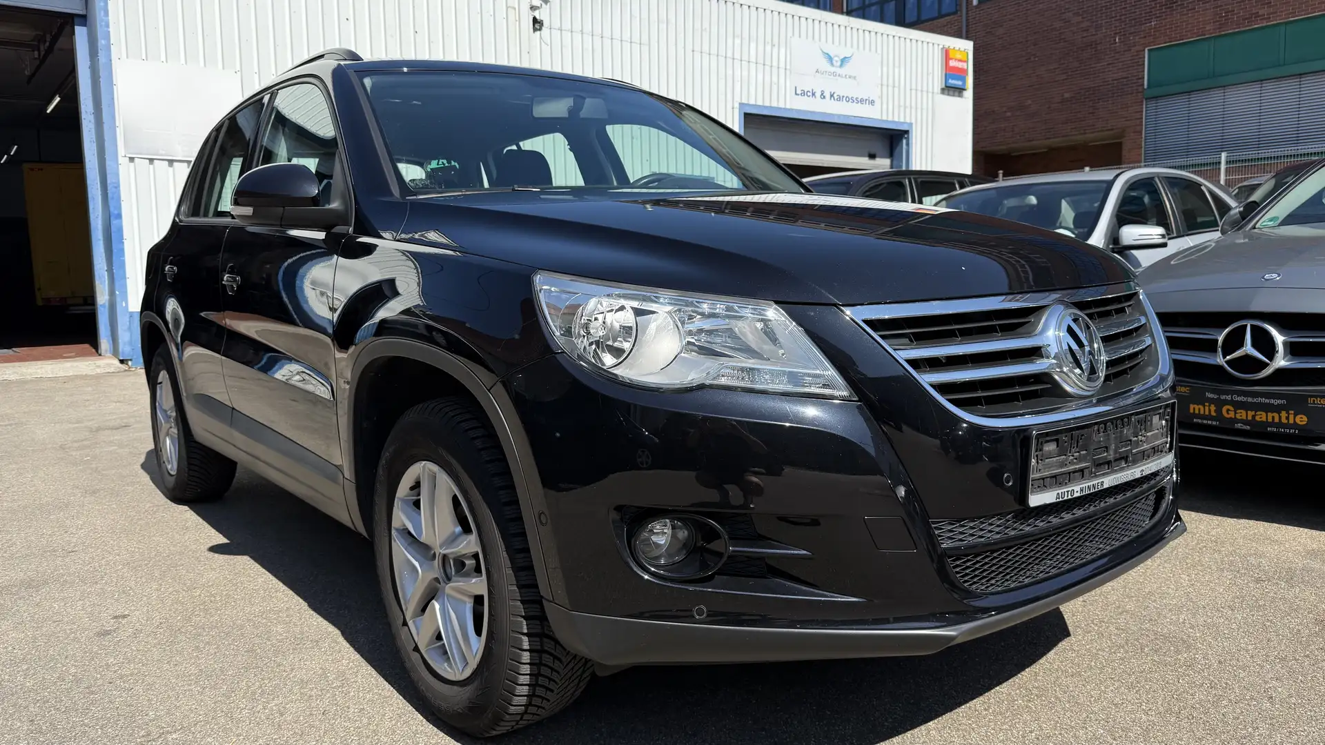 Volkswagen Tiguan Trend 2.HD KLIMA PDC AHK ALU NAVI TOP! Schwarz - 2