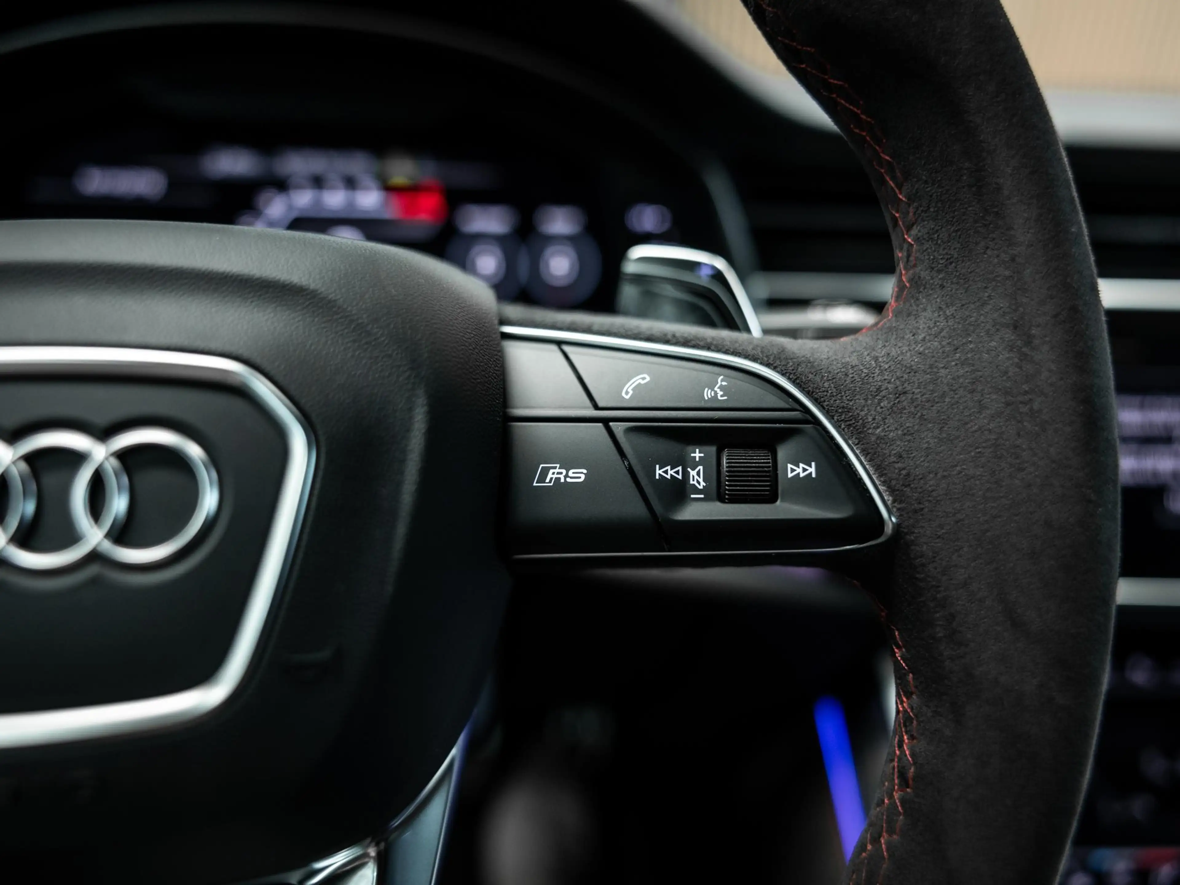 Audi RS Q8 RSQ8 4.0 TFSI quattro Goed uitgevoerde en uiterst — photo 23