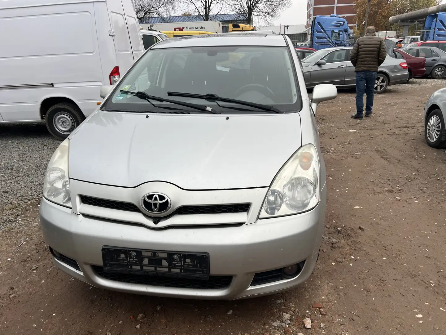 Toyota Corolla Verso 1.8 Executive*AutomatikKlima,Kamera,7 Zitse Grau - 2