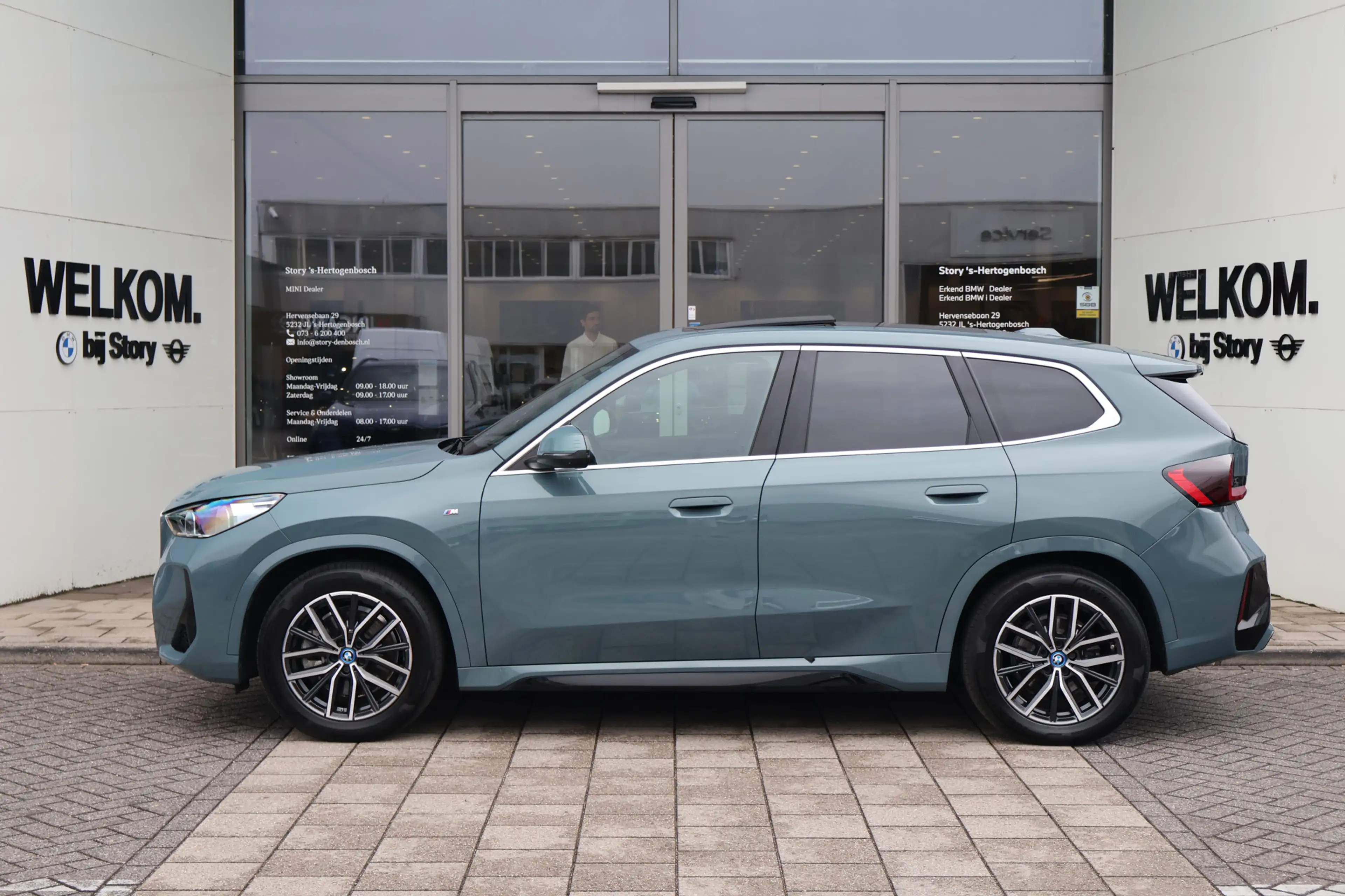 BMW iX1 xDrive30 / Panoramadak / Trekhaak / Sportstoelen / — photo 7