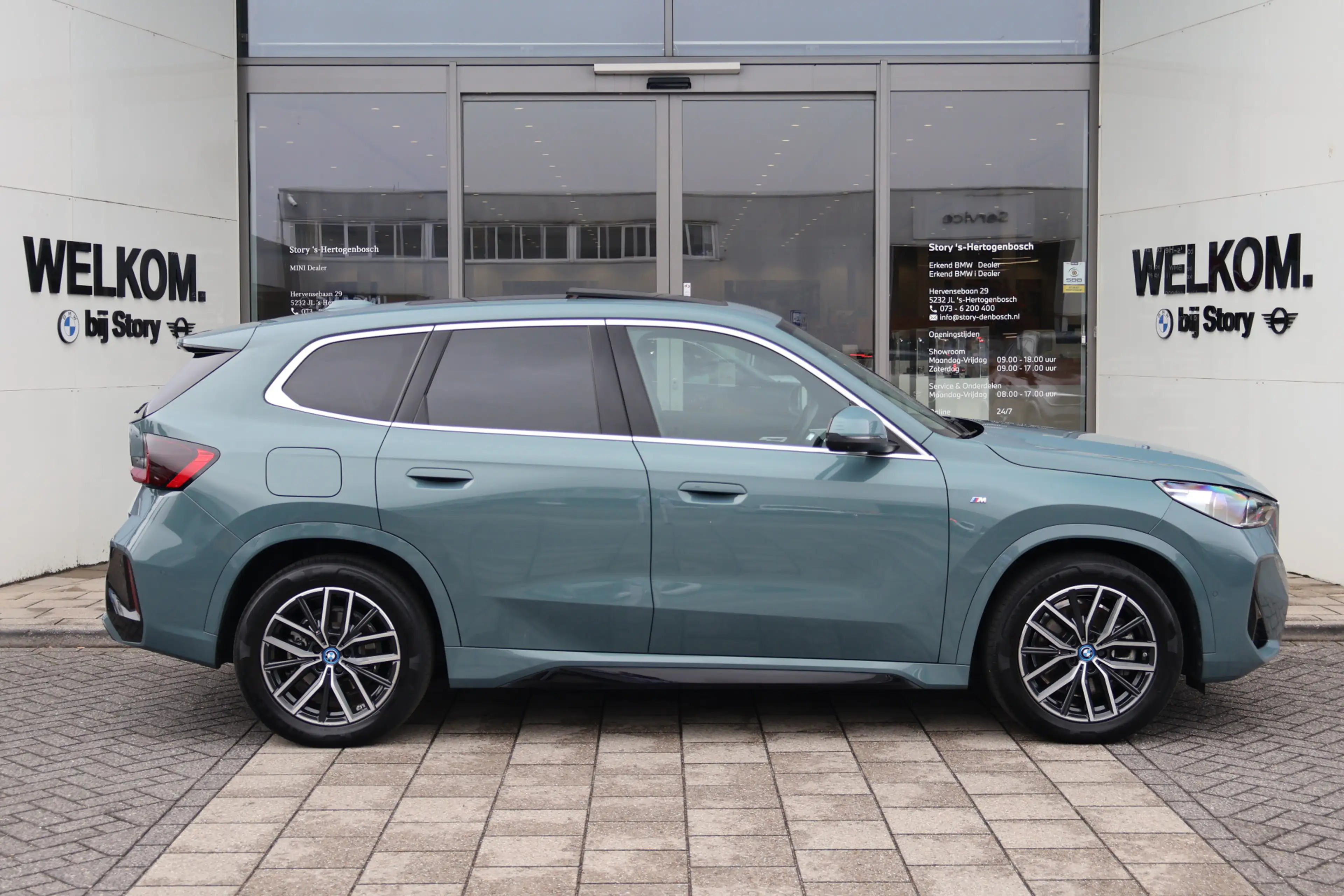 BMW iX1 xDrive30 / Panoramadak / Trekhaak / Sportstoelen / — photo 9