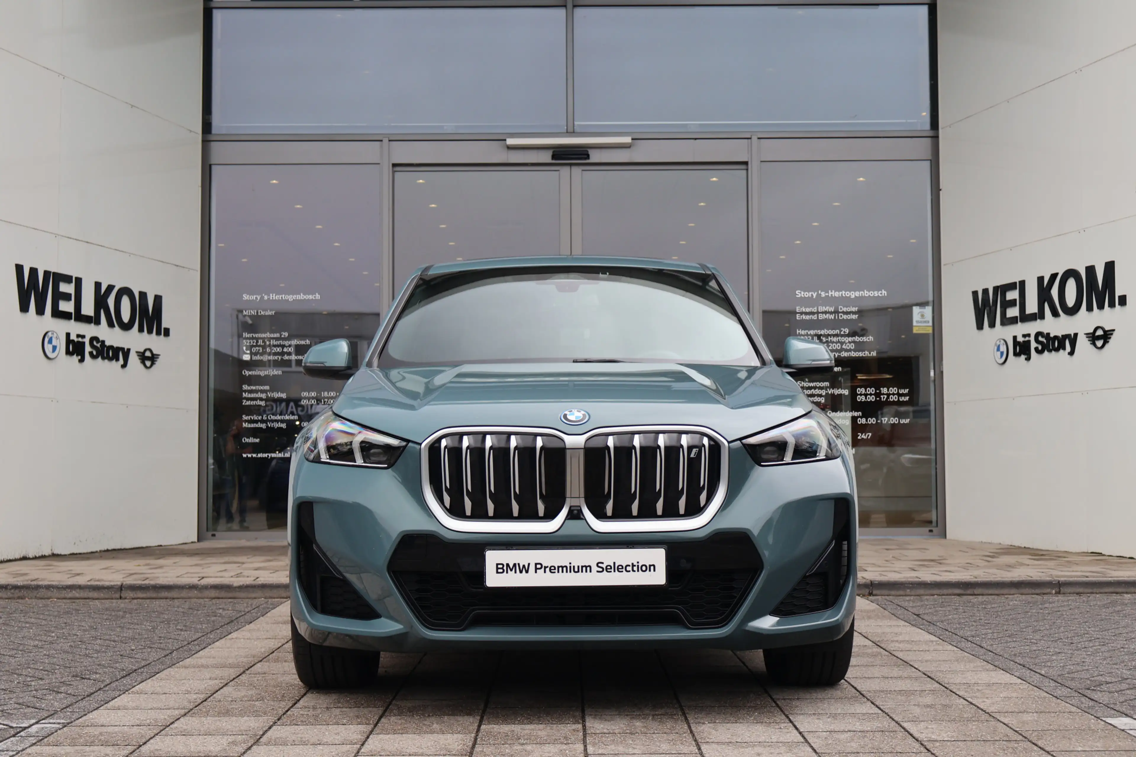 BMW iX1 xDrive30 / Panoramadak / Trekhaak / Sportstoelen / — photo 3