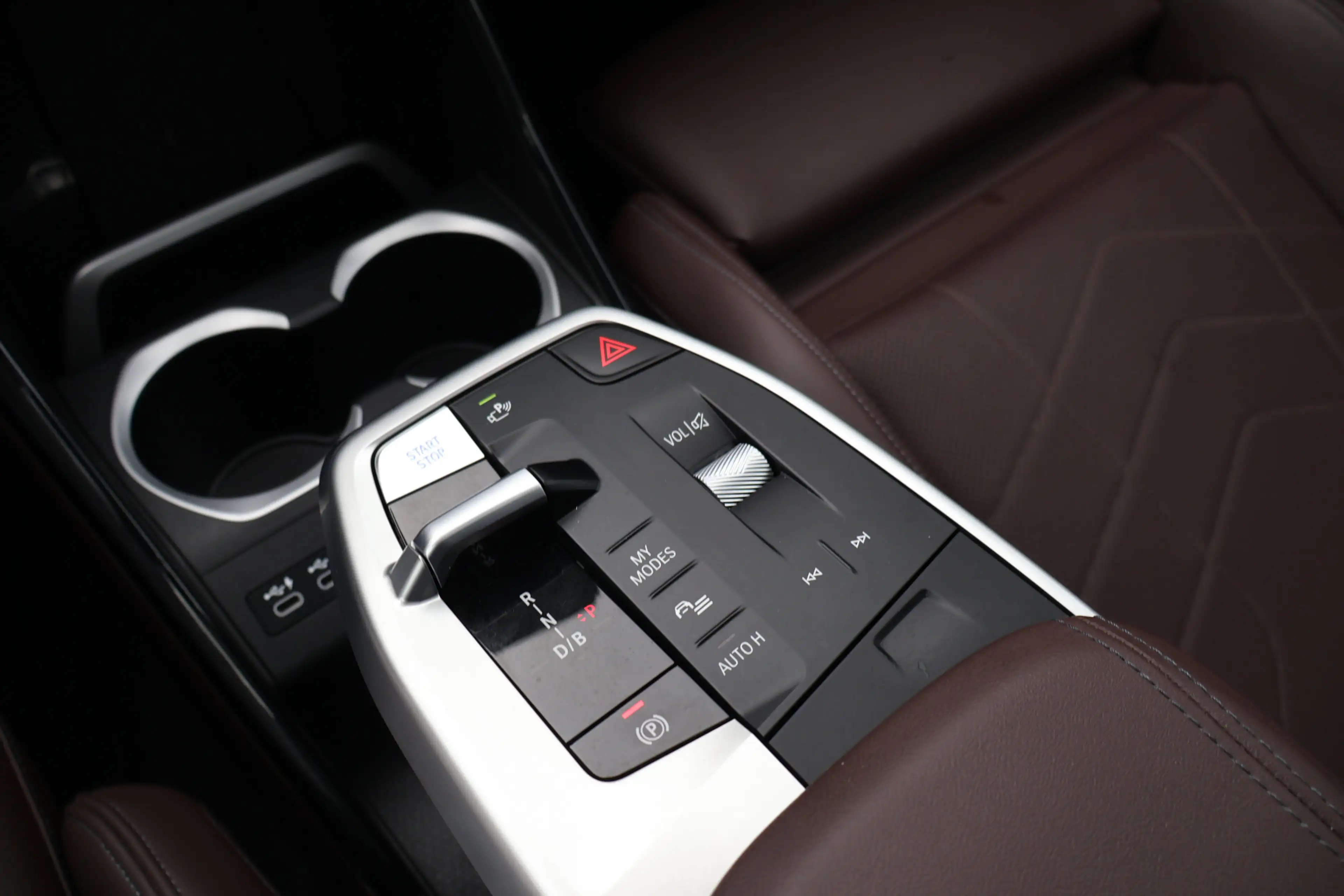 BMW iX1 xDrive30 / Panoramadak / Trekhaak / Sportstoelen / — photo 15