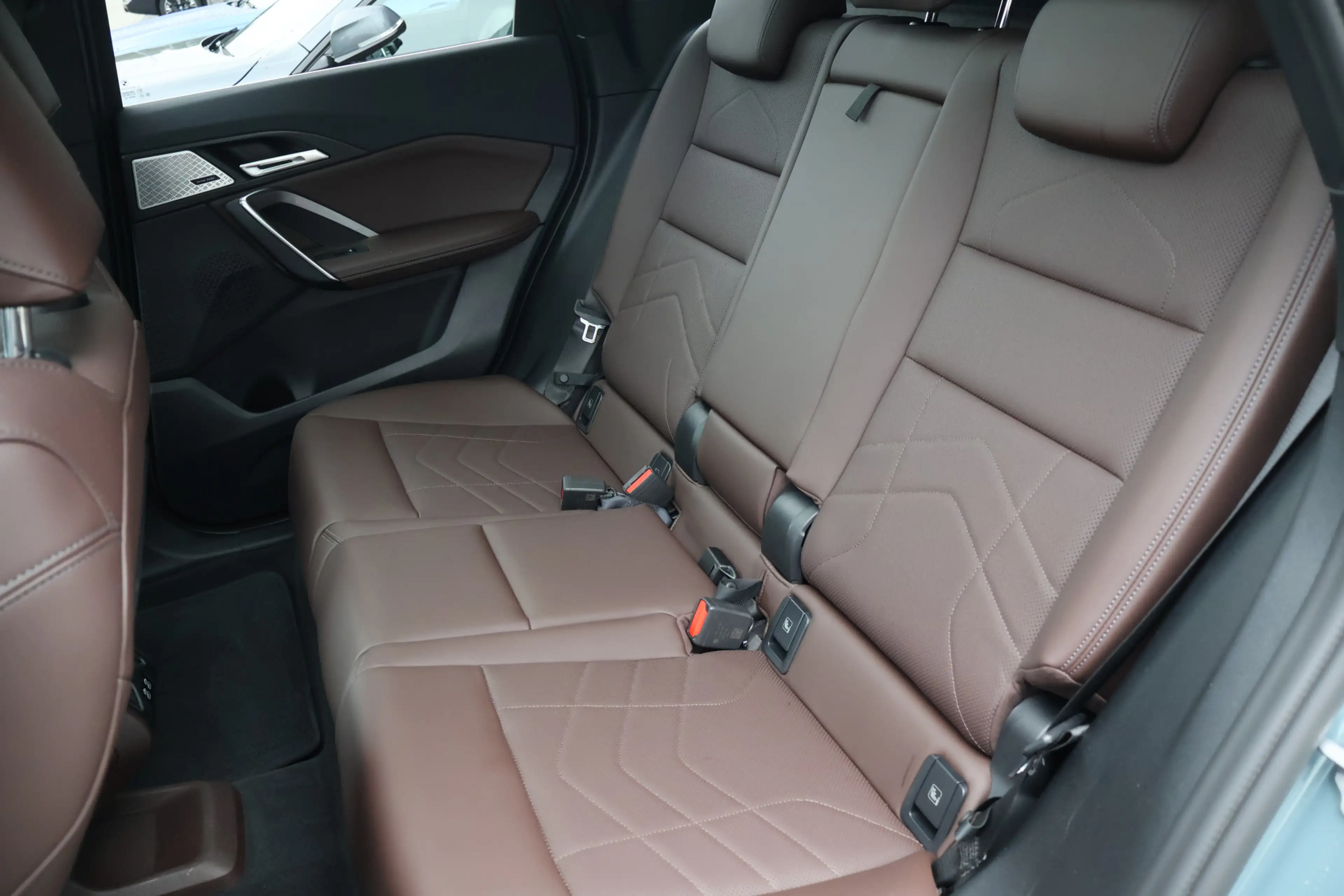 BMW iX1 xDrive30 / Panoramadak / Trekhaak / Sportstoelen / — photo 6