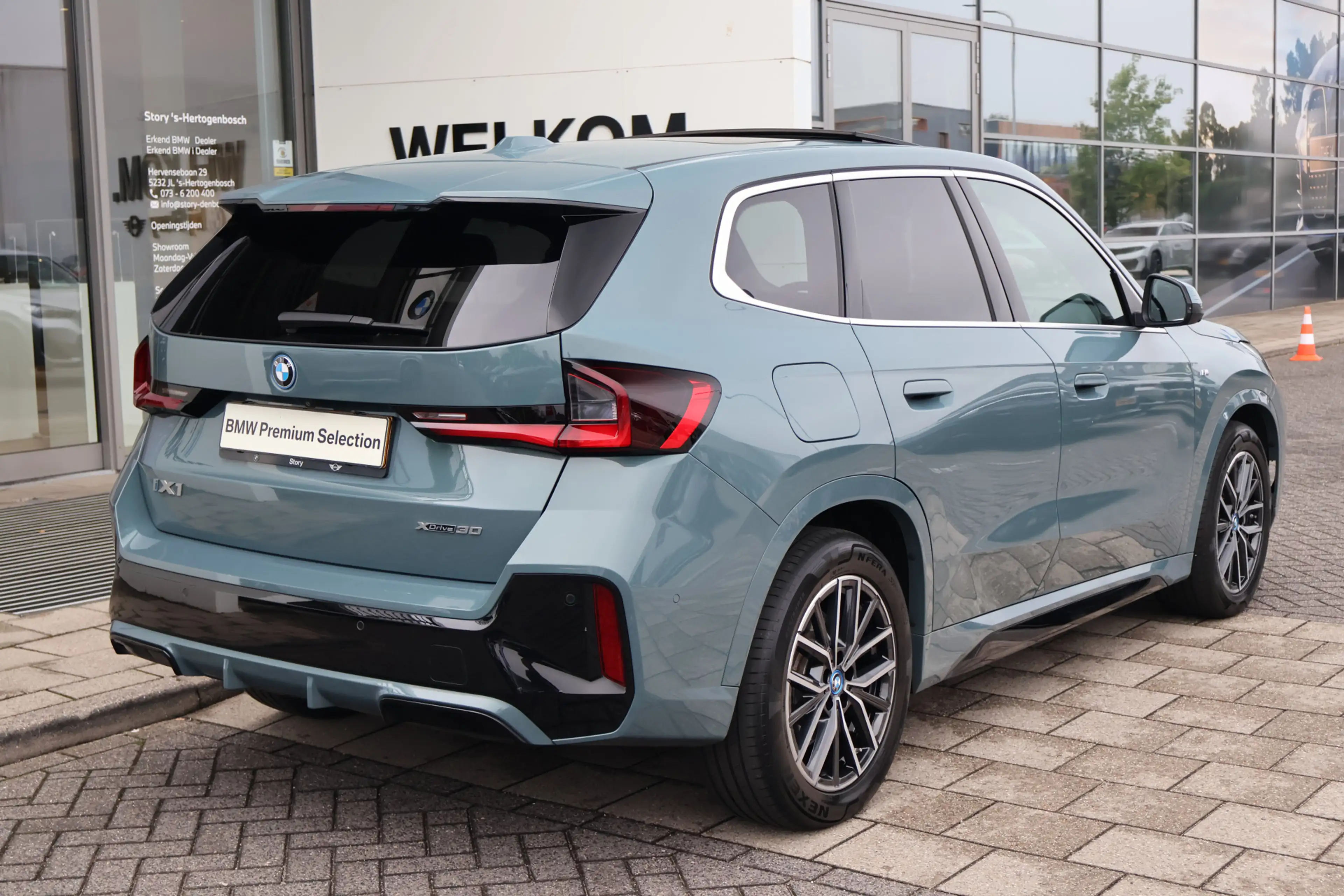 BMW iX1 xDrive30 / Panoramadak / Trekhaak / Sportstoelen / — photo 8