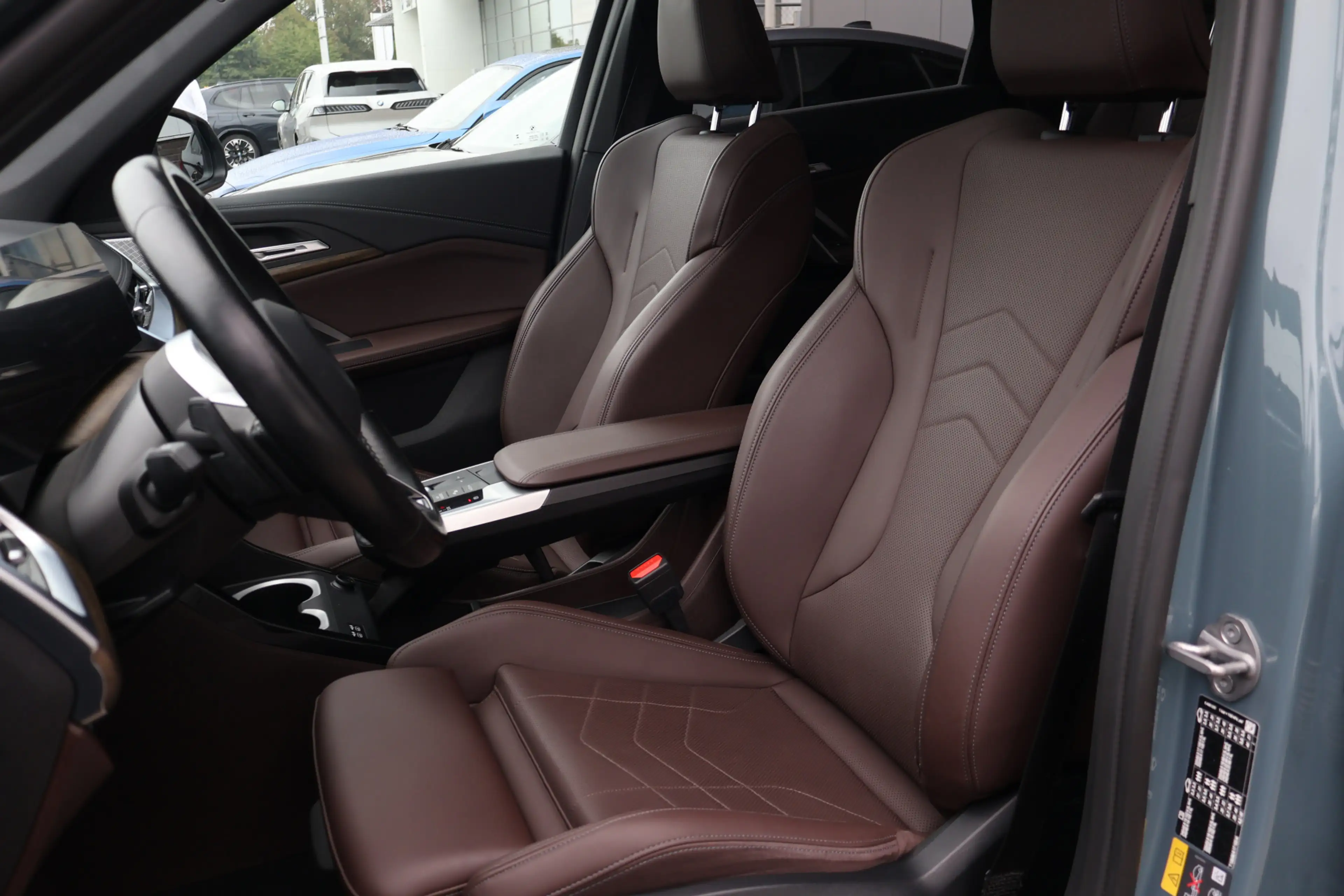 BMW iX1 xDrive30 / Panoramadak / Trekhaak / Sportstoelen / — photo 4