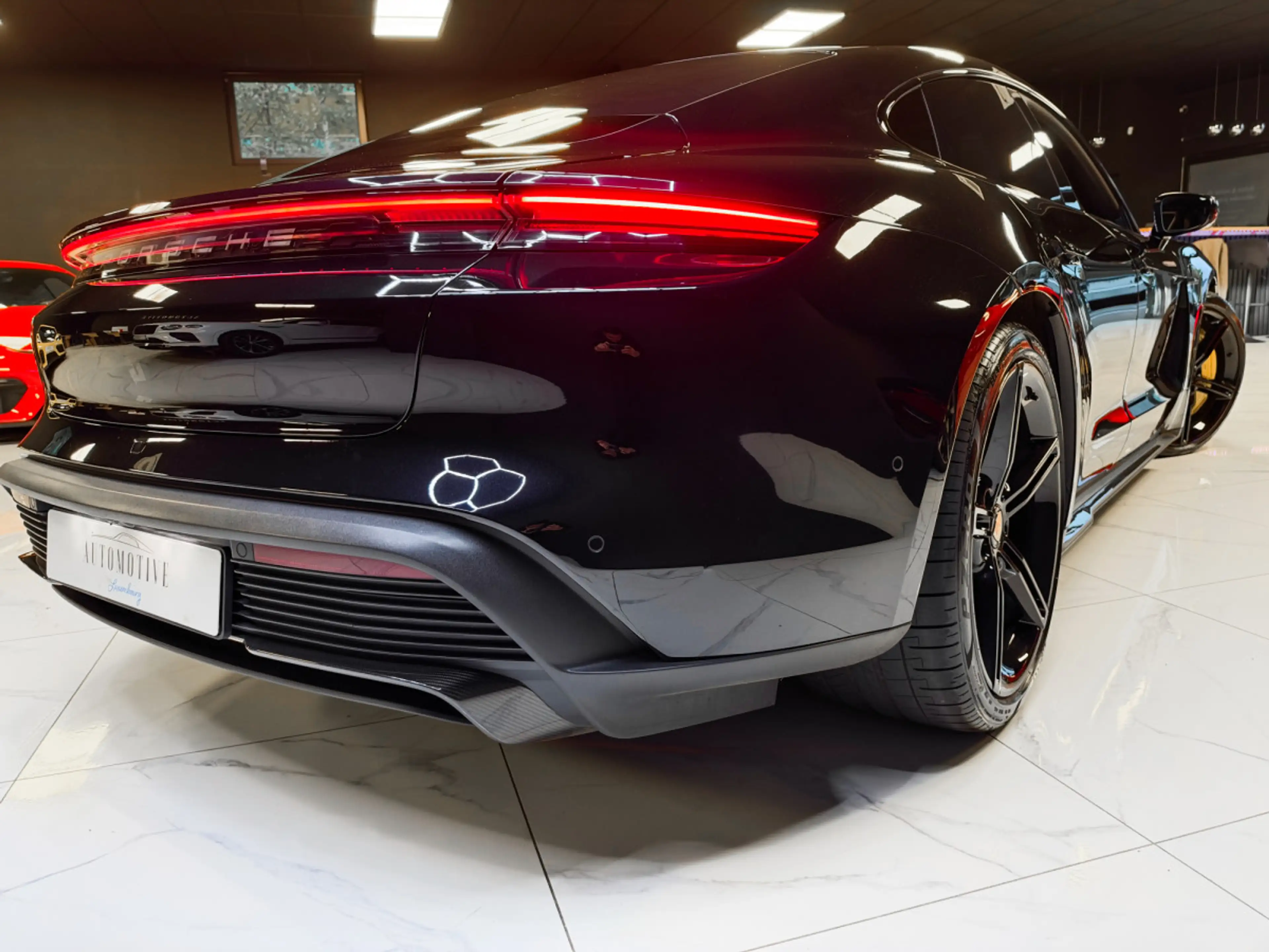 Porsche Taycan TURBO S / APPROVED 2028 / 5 SEATS — photo 9