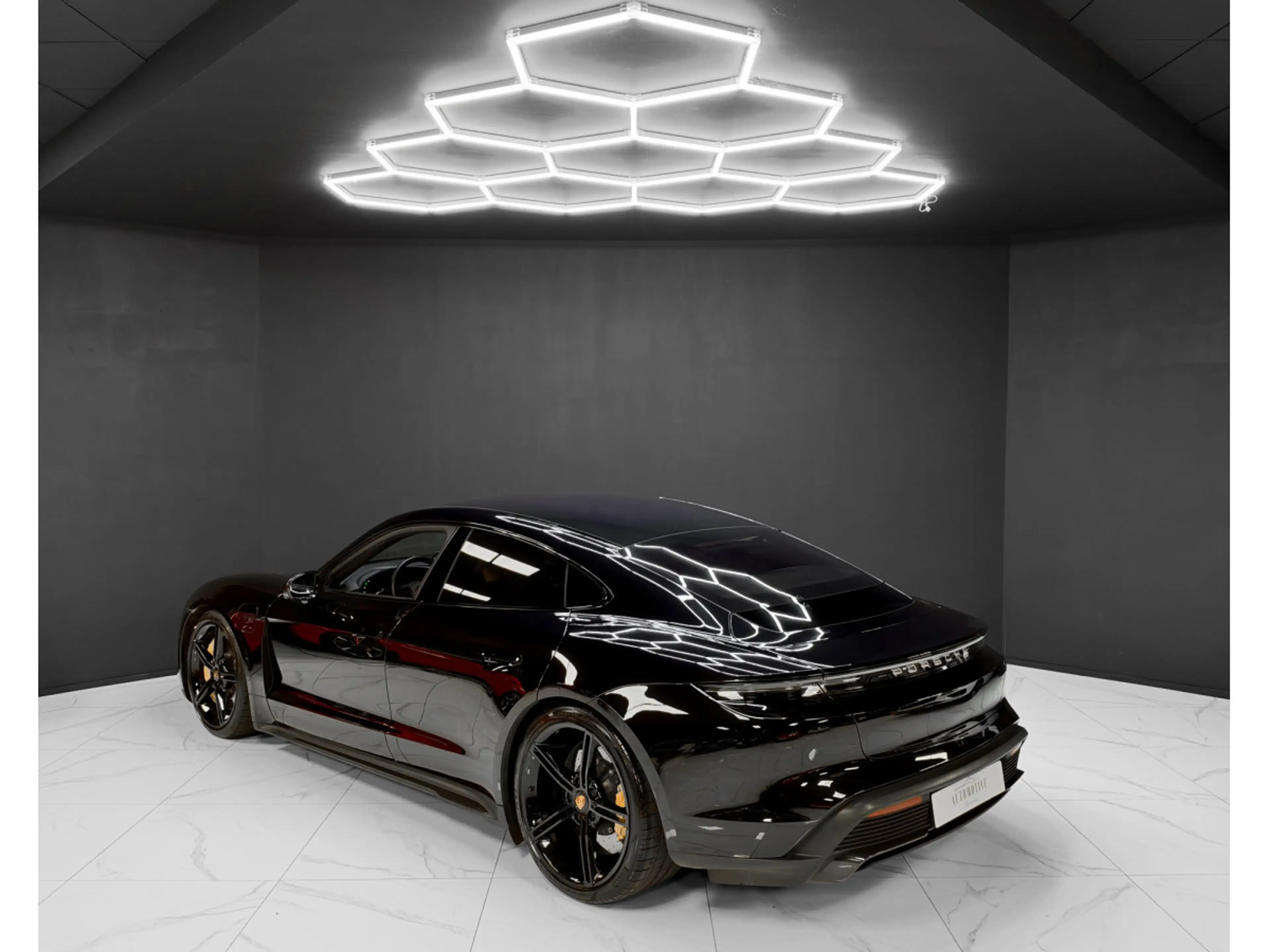 Porsche Taycan TURBO S / APPROVED 2028 / 5 SEATS — photo 3