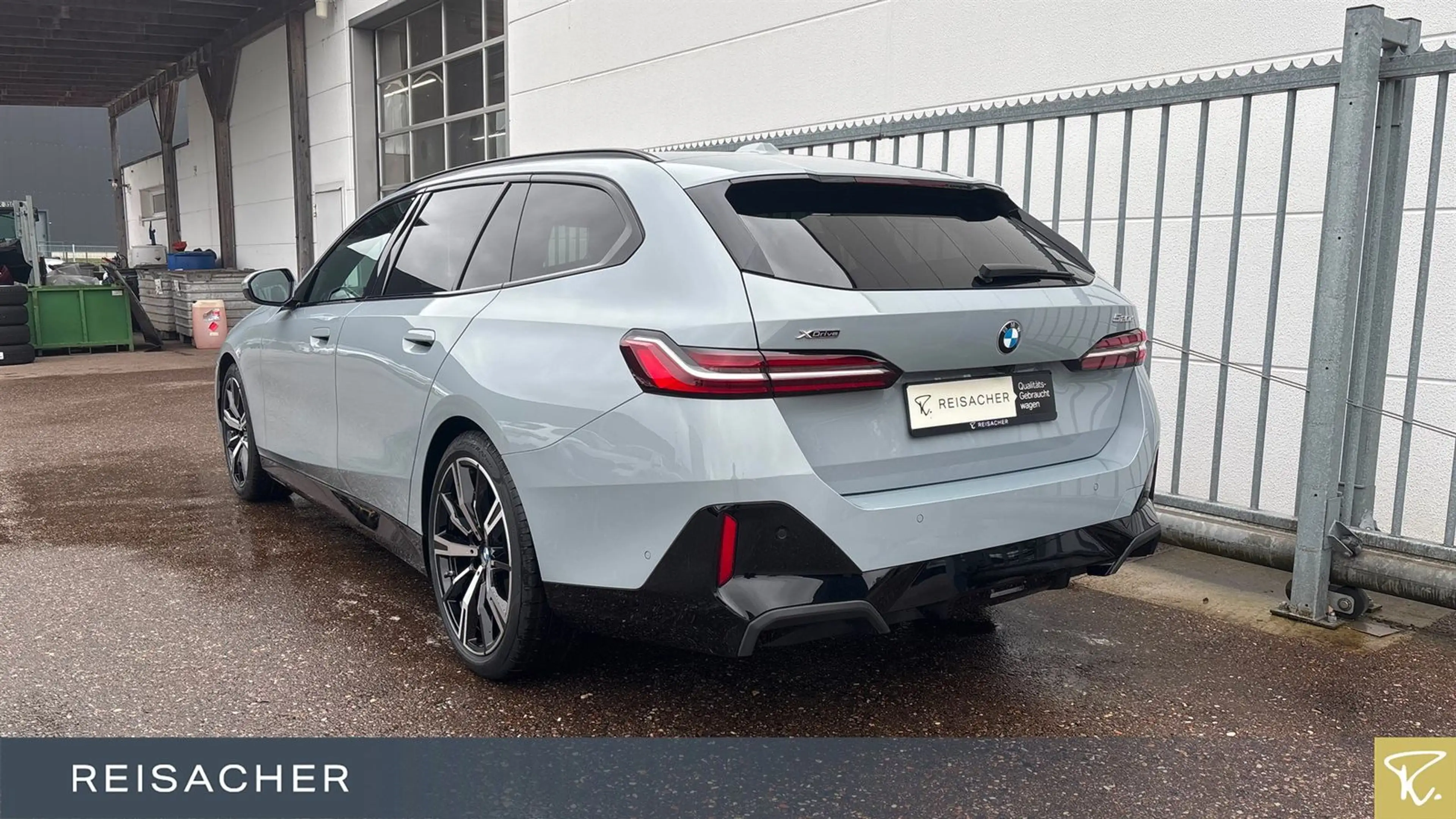 BMW 520 d A xDrive Tou M-Sport,AHK,DAProf,Standhzg — photo 2