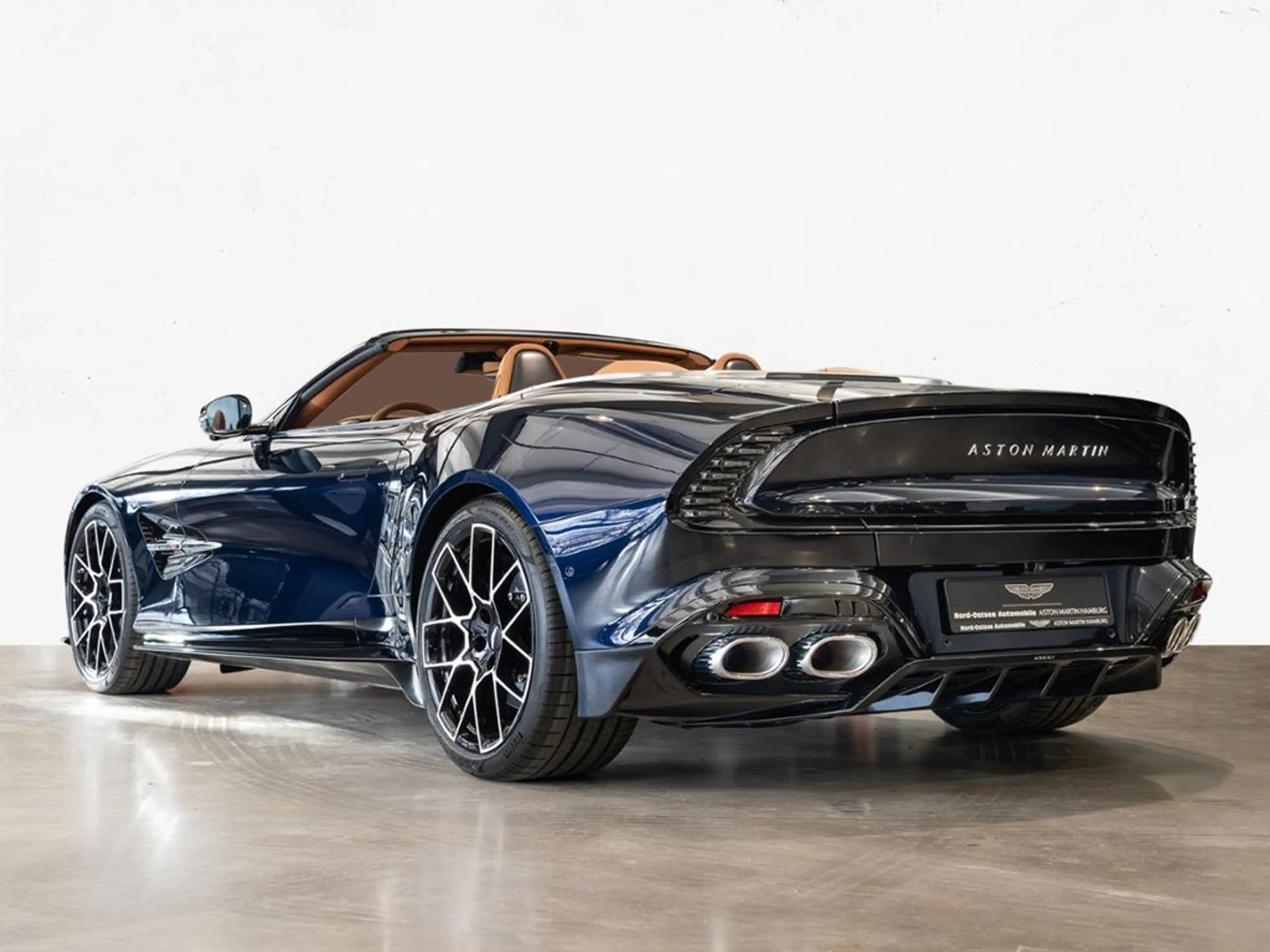 Aston Martin Vanquish Volante Aston Martin Hamburg — photo 3