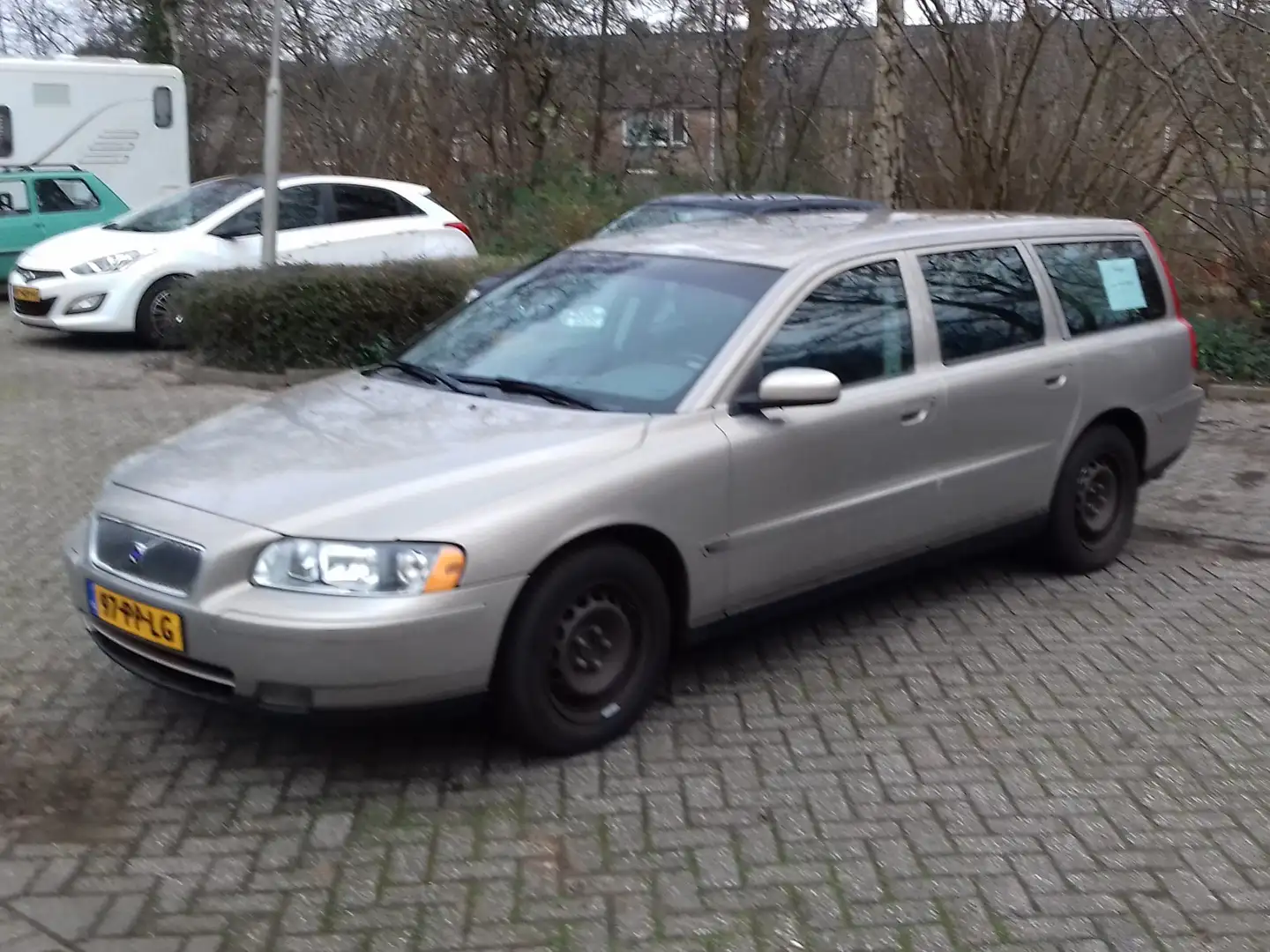 Volvo V70 2.4 Edition I bež - 1