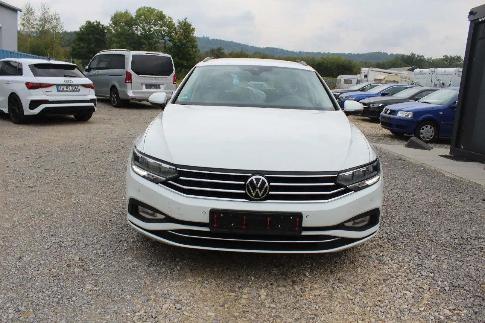 Volkswagen Passat Variant Business*NAVI*LED*KAM*16 ZOLL*AHK Weiß - 2