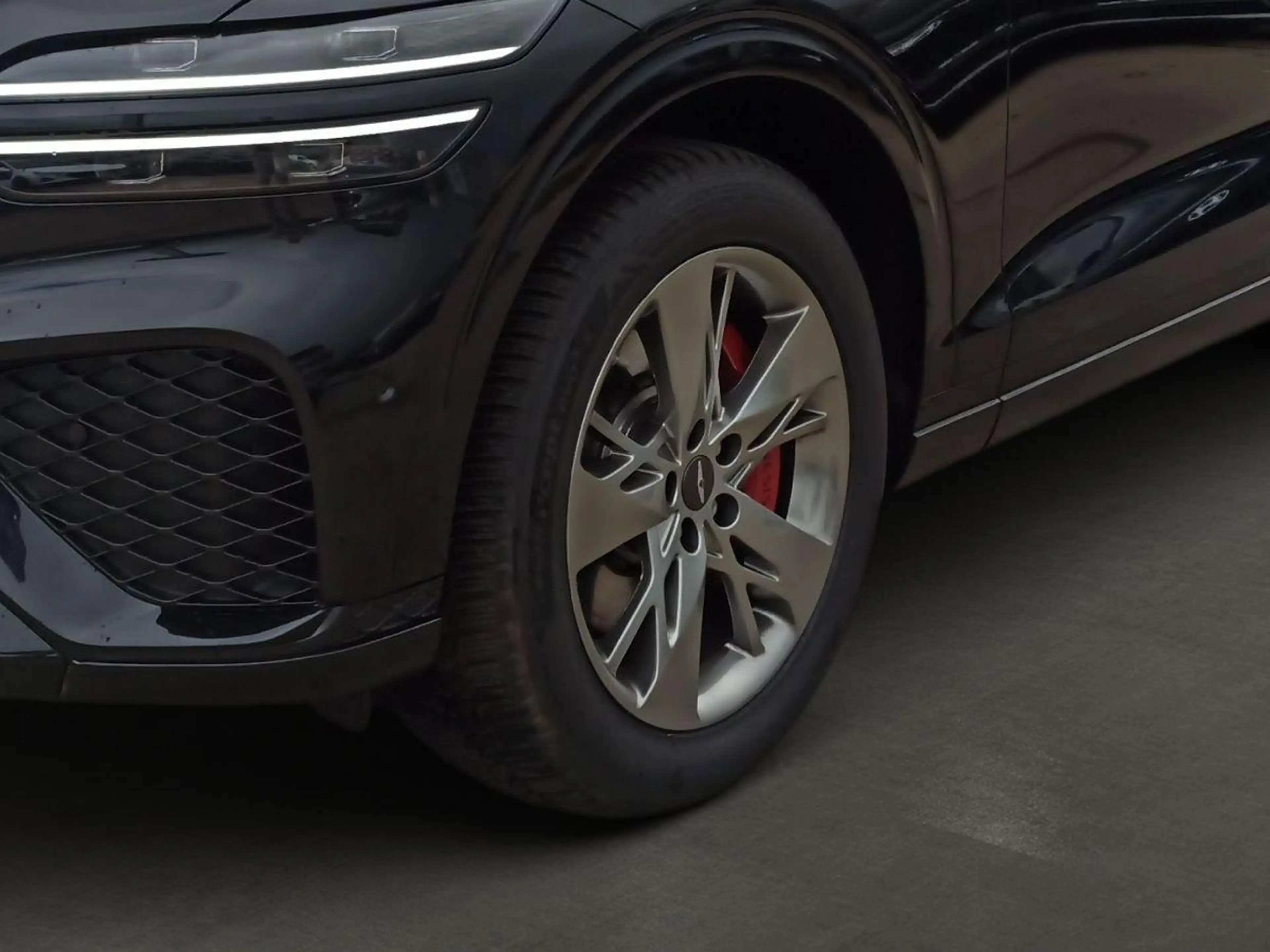Genesis GV70 Sport 4WD 2.5L / Head-Up-Display /Sitzklima — photo 14