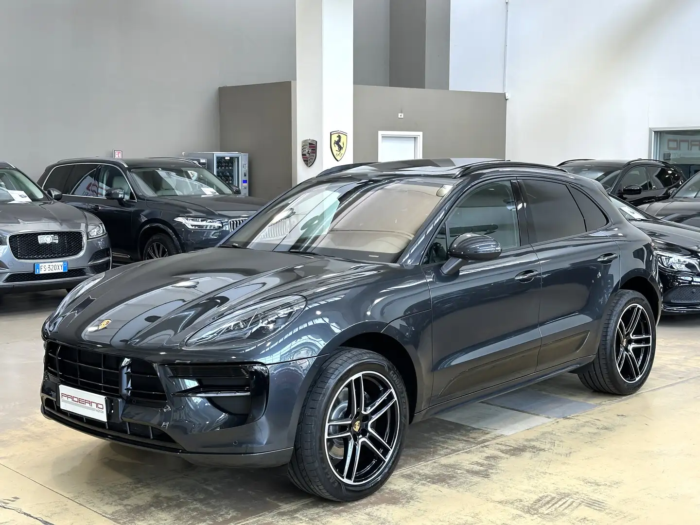 Porsche Macan 2.0 PDK - 20" - Tetto - PDLS - Sport Chrono - IVA Grijs - 1