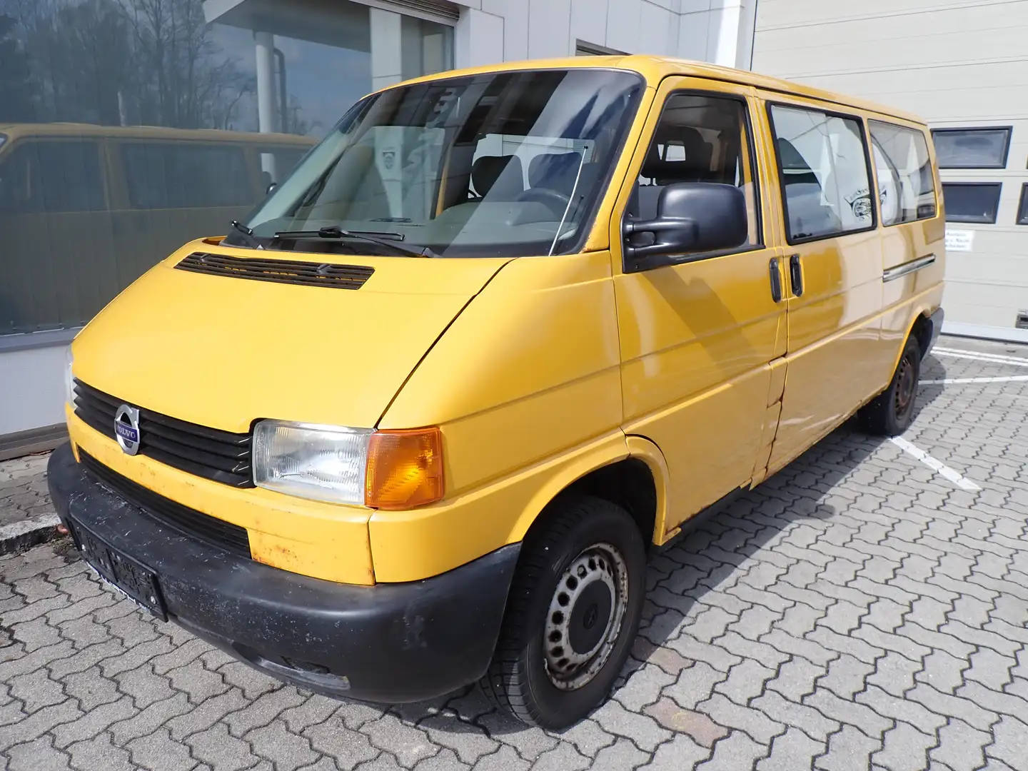 Volkswagen T4 9 Sitzer   langer Radstand Amarillo - 1
