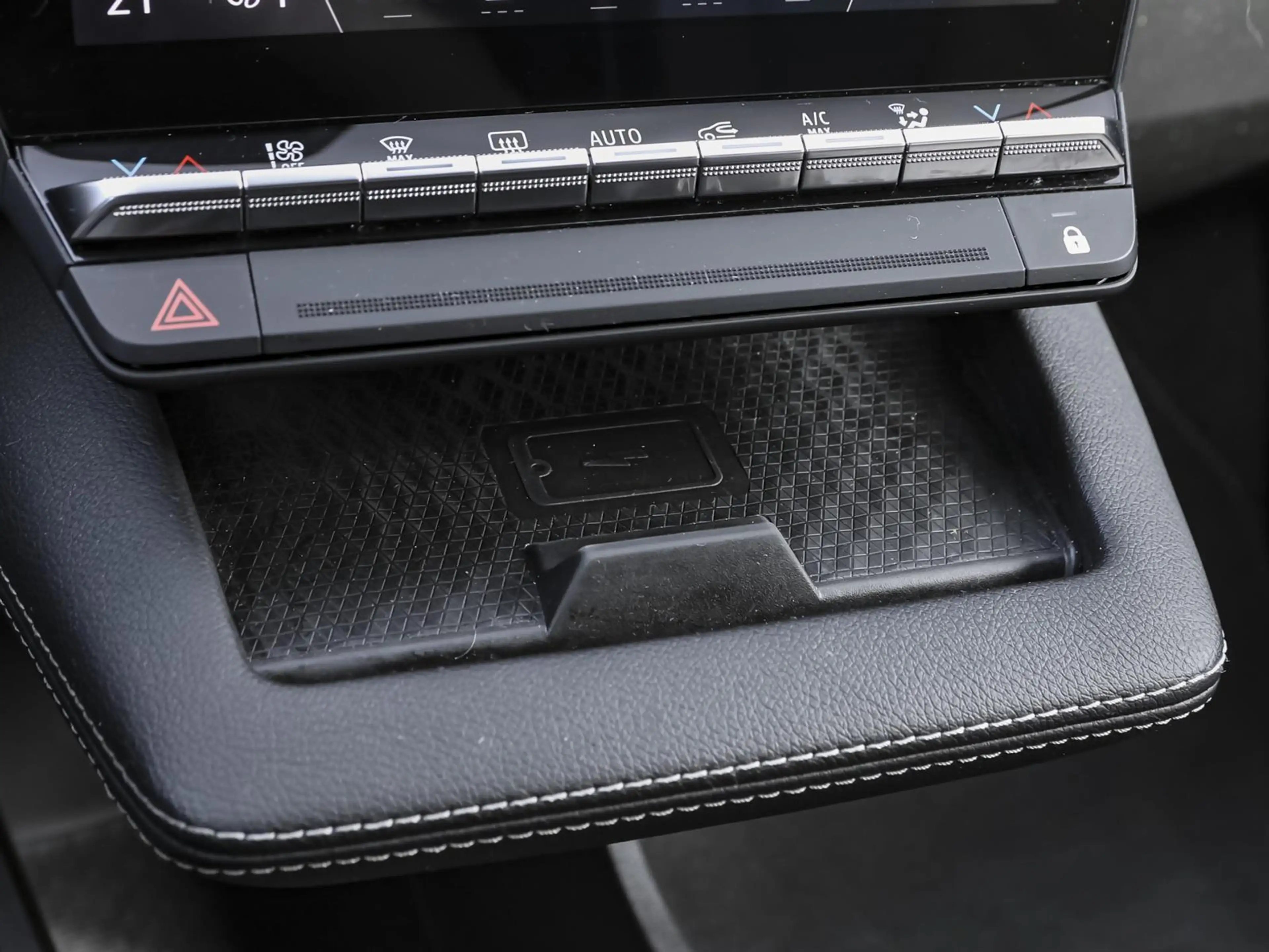 Renault Megane E-Tech TECHNO EV60 220hp optimum charge — photo 11