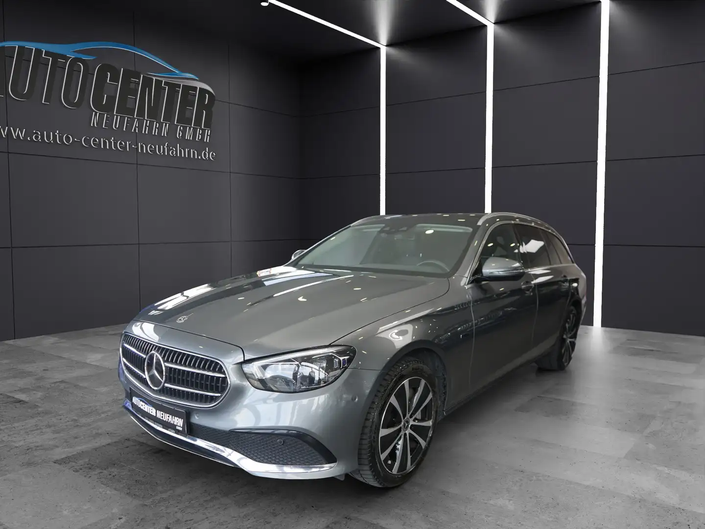 Mercedes-Benz E 300 4Matic+NAVI+KAMERA+HEAD UP+PANO+TOT WINKEL Grigio - 1