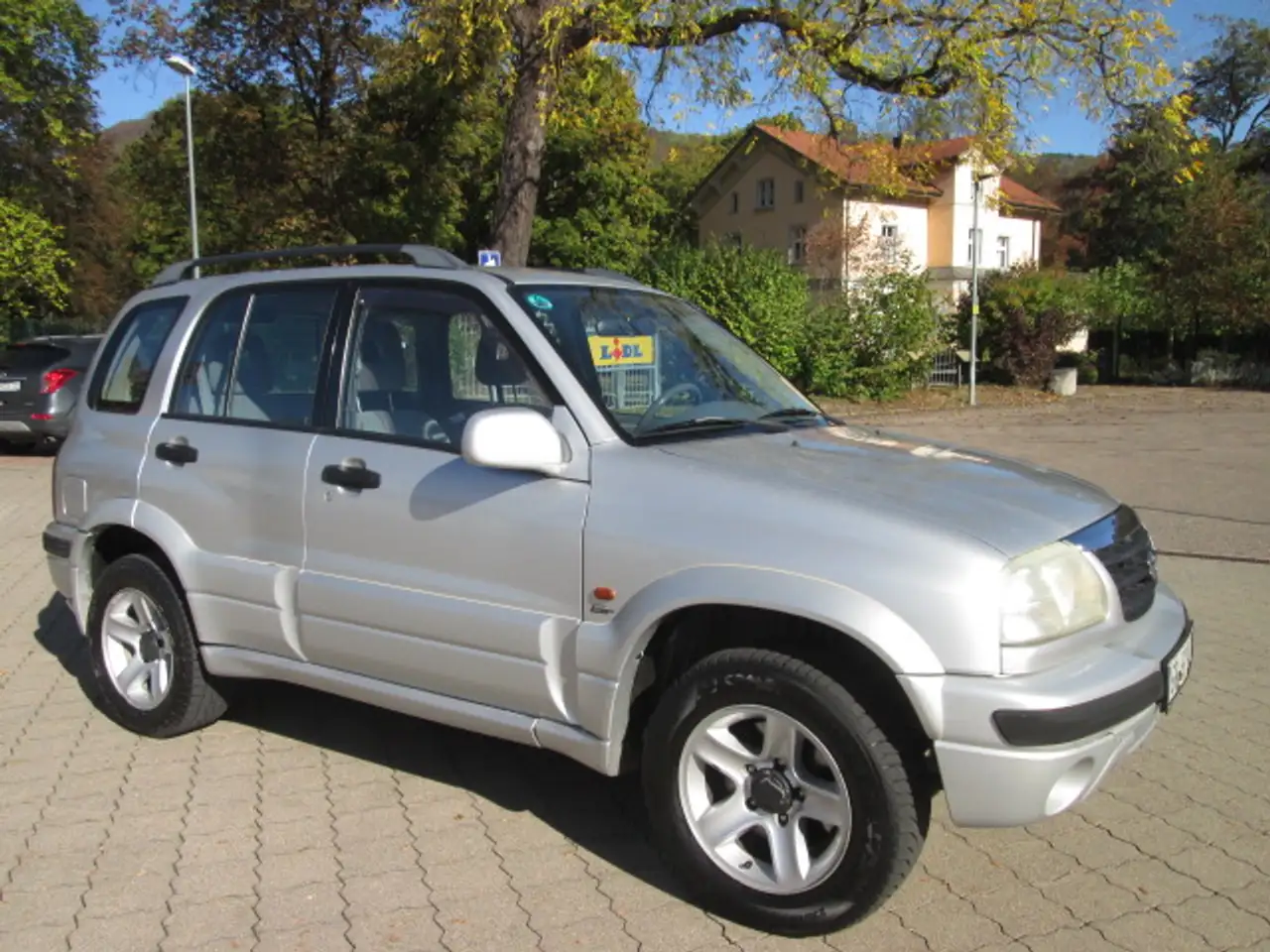 Suzuki Grand Vitara Grand Vitara V6-2.5 +2.HAND+TÜV=11/2026+KLIMA+4-TÜRIG+AHK+4x4 ALLRAD — photo 1 of 15
