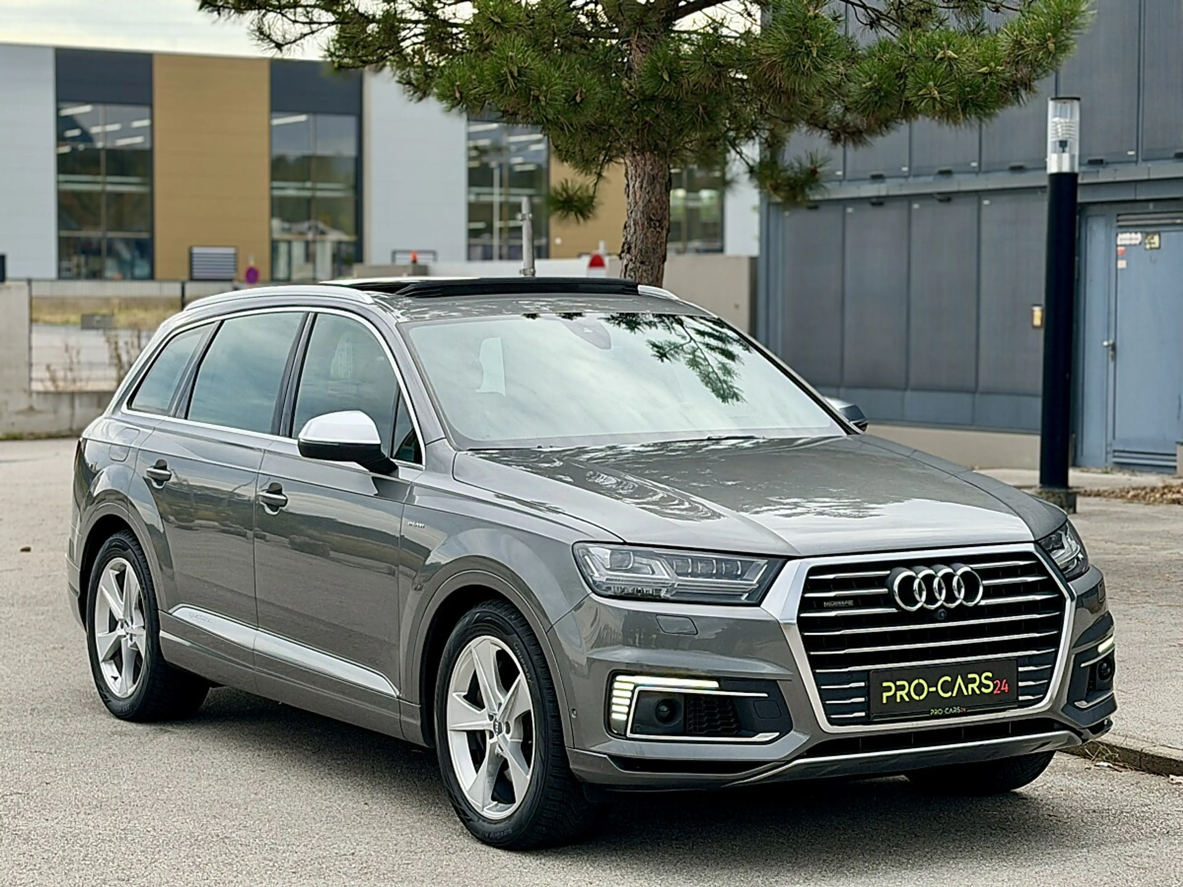Audi Q7 PHEV e-tron 3,0 TDI quattro Tiptronic — photo 8